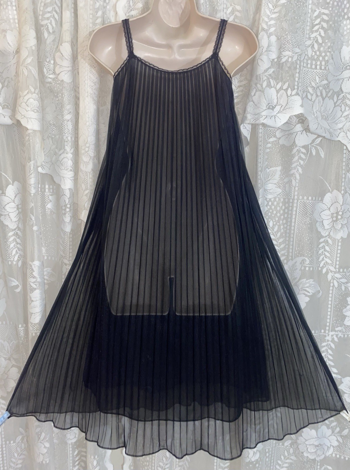 Vtg S Black Charmode Db Pleated Sheer Chiffon Nightgown w Lace Overlay Bodice