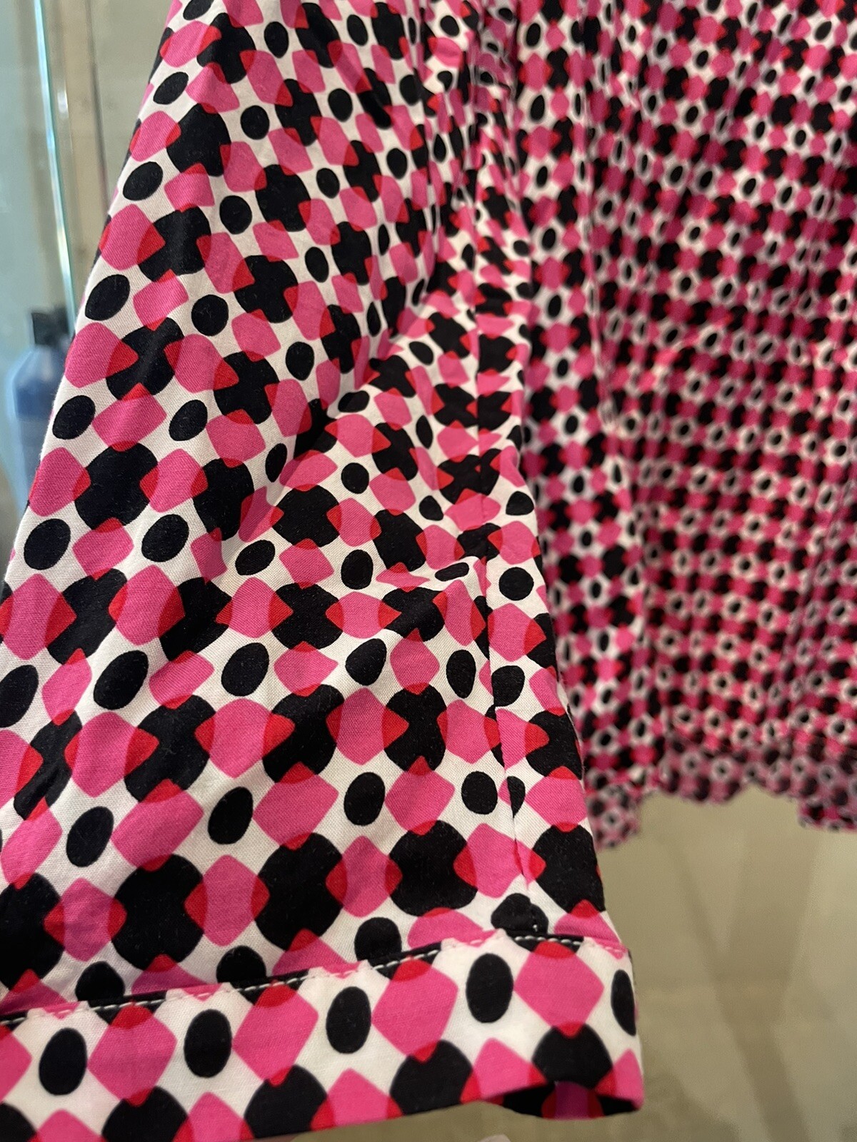 Crown & Ivy Pullover Top Tunic Large Long Sleeve Pink Red White Black