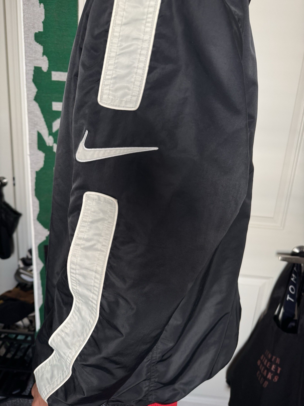 Vintage 1990’s Men’s Nike Windbreaker Jacket. Size L /XL