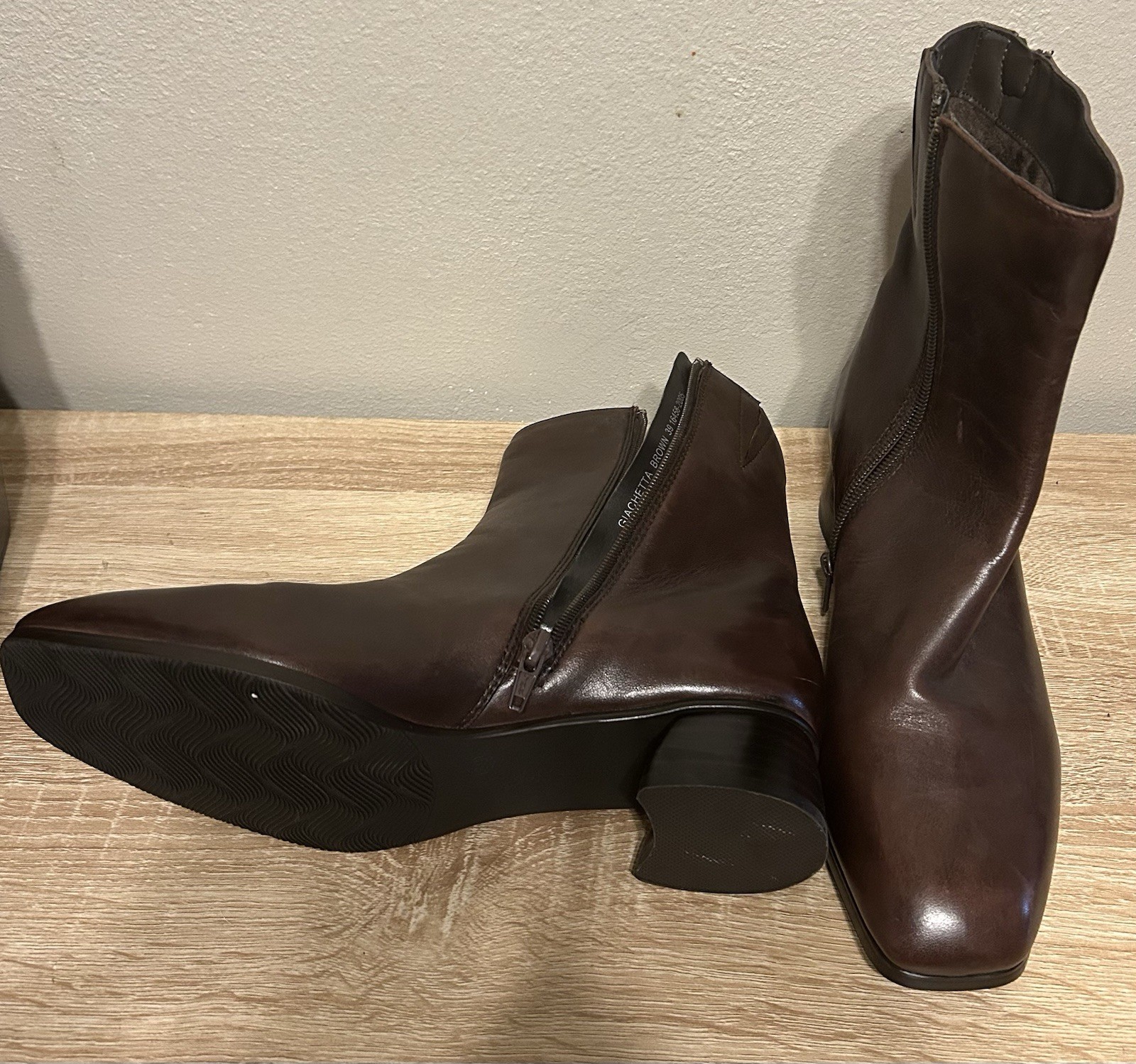 Spring Step Women’s Brown Leather Ankle Boots Zip Square Toe Rubber Outsole 8.5