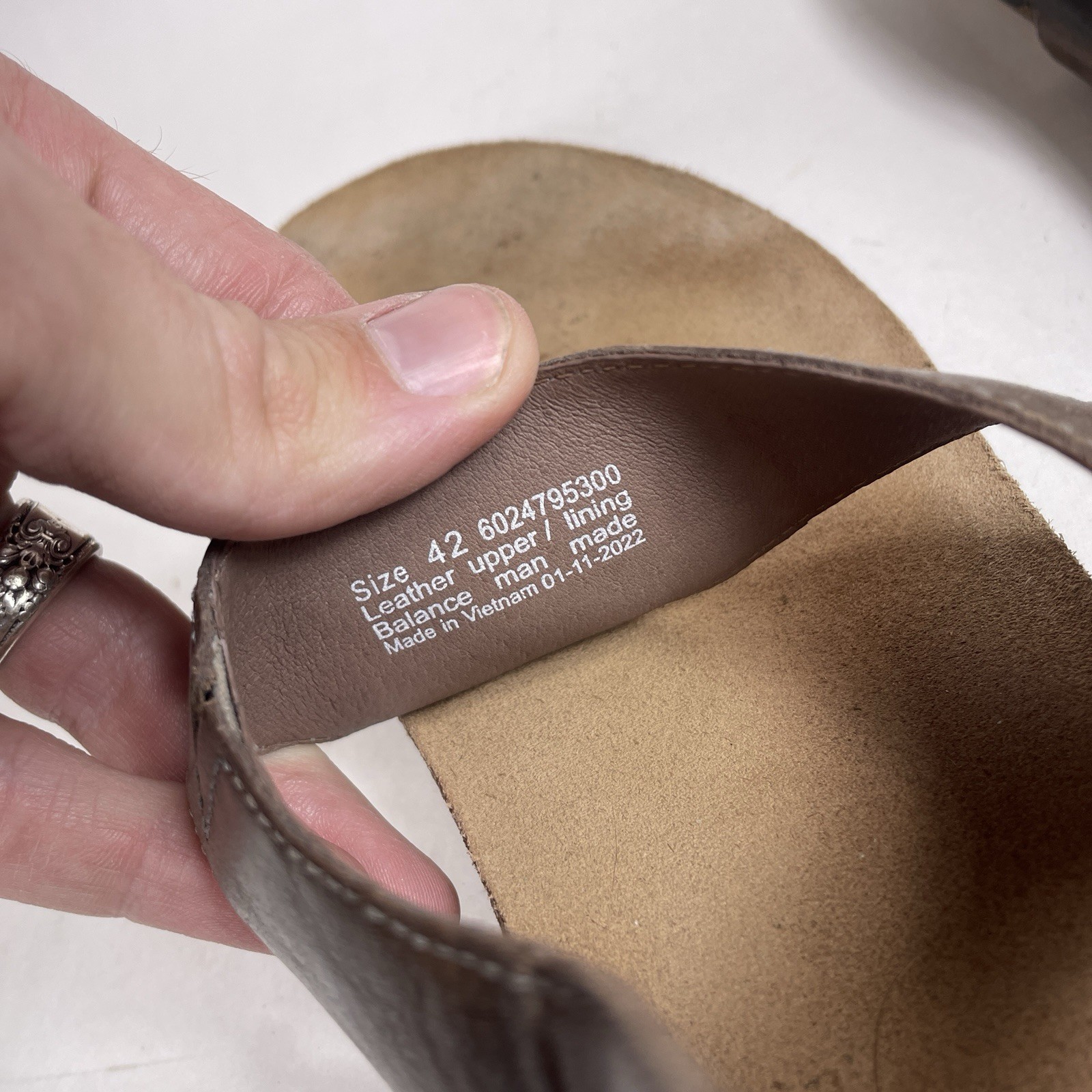 Size 42 – Dansko Reece Stone Women’s Loop Sandal Thong Toe Strap Brown