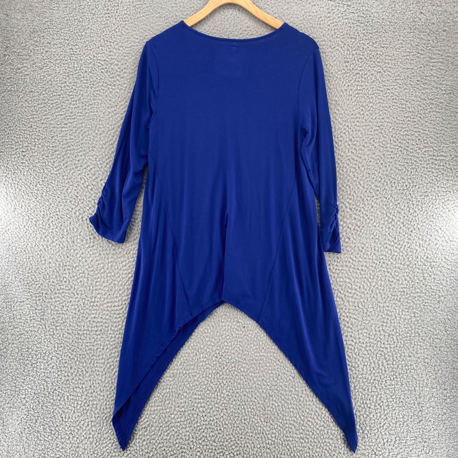 Chicos Top Womens 0 US Small Blue 3/4 Ruched Sleeve Stretch Knit Shark Bite Hem