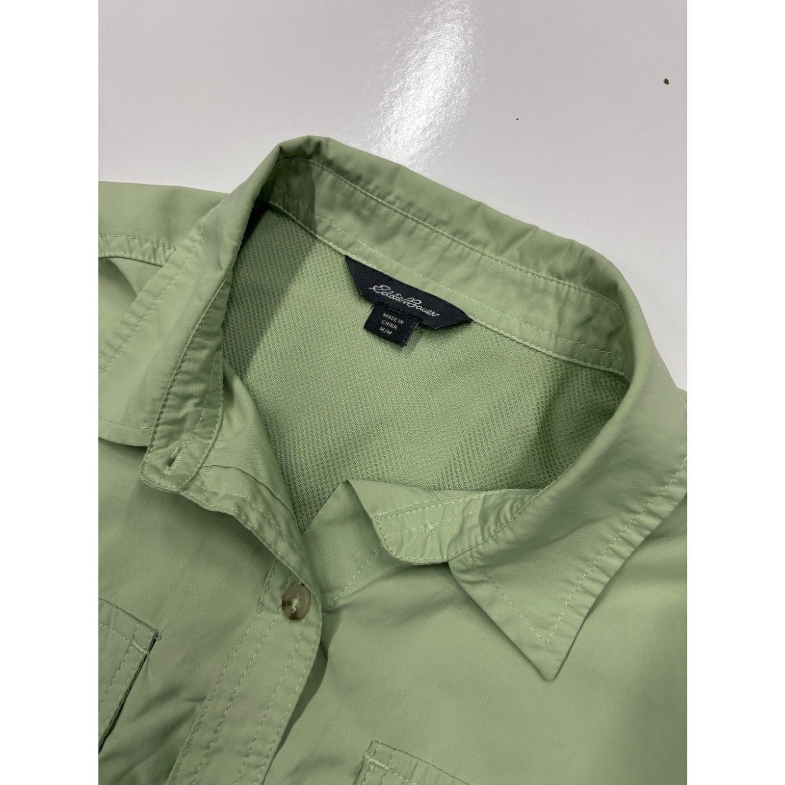 Eddie Bauer Womens Medium Sage Green Button Up Shirt Short Sleeve Outdoor Hiking