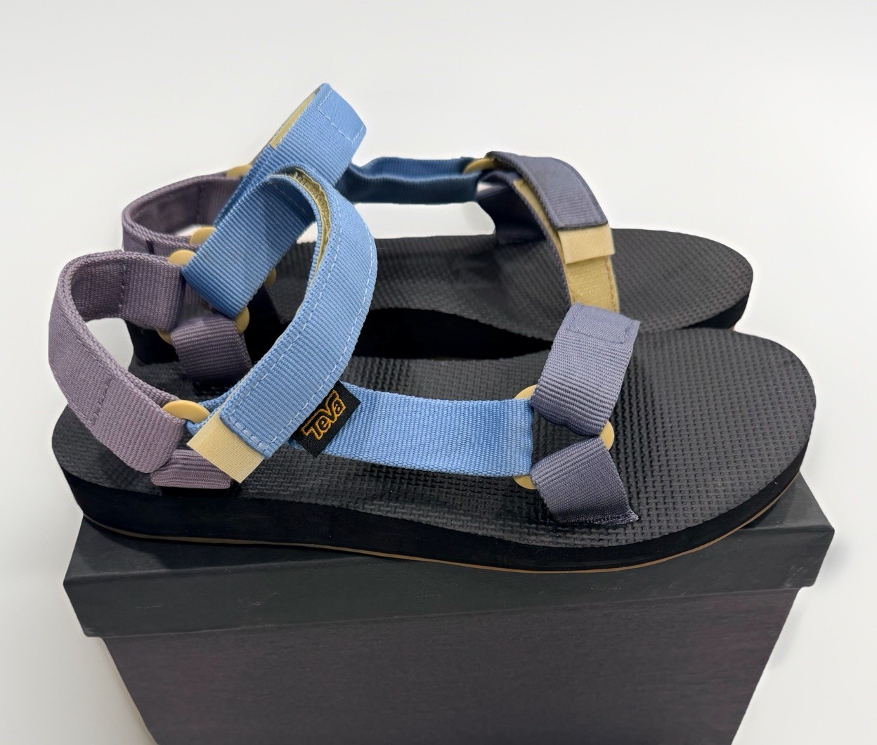 Teva Women’s Original Universal Sandal Blissful Blue Size 7 1003987