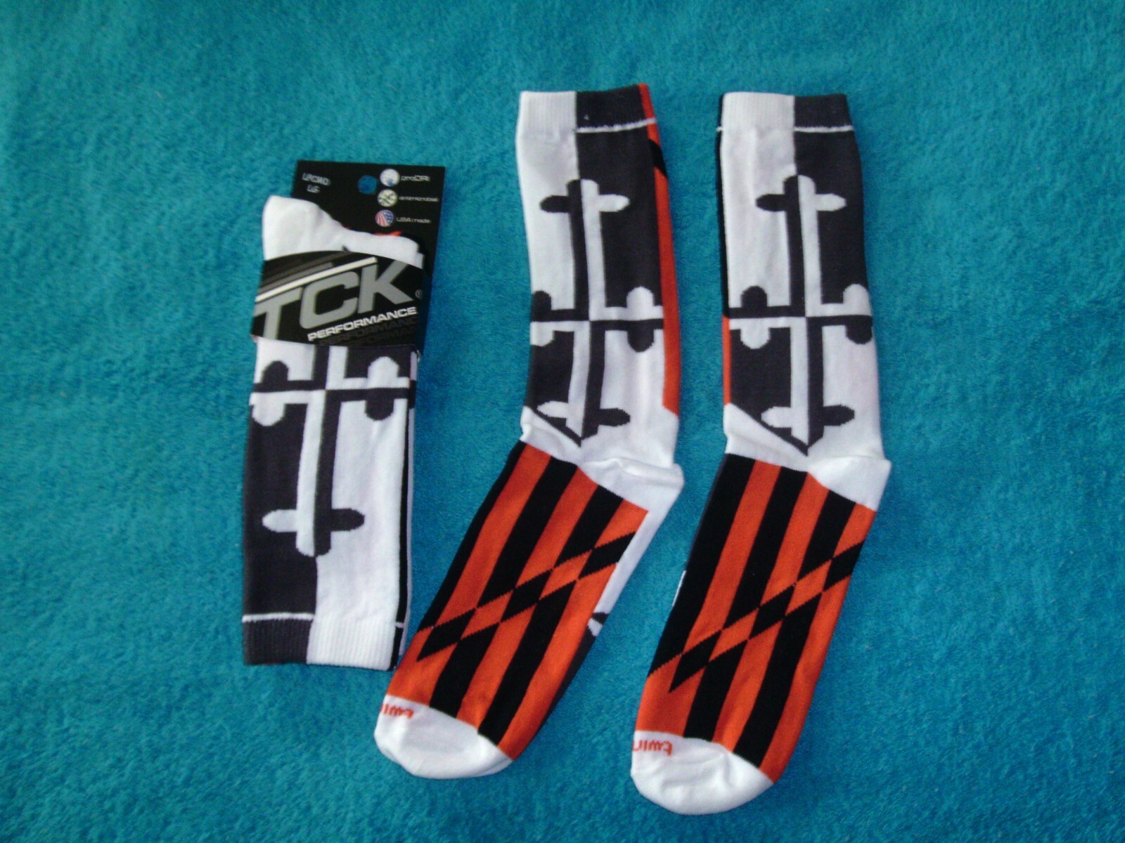 1 Pair TCK Performance Athletic Socks Size Medium Printed Grey Orange Black