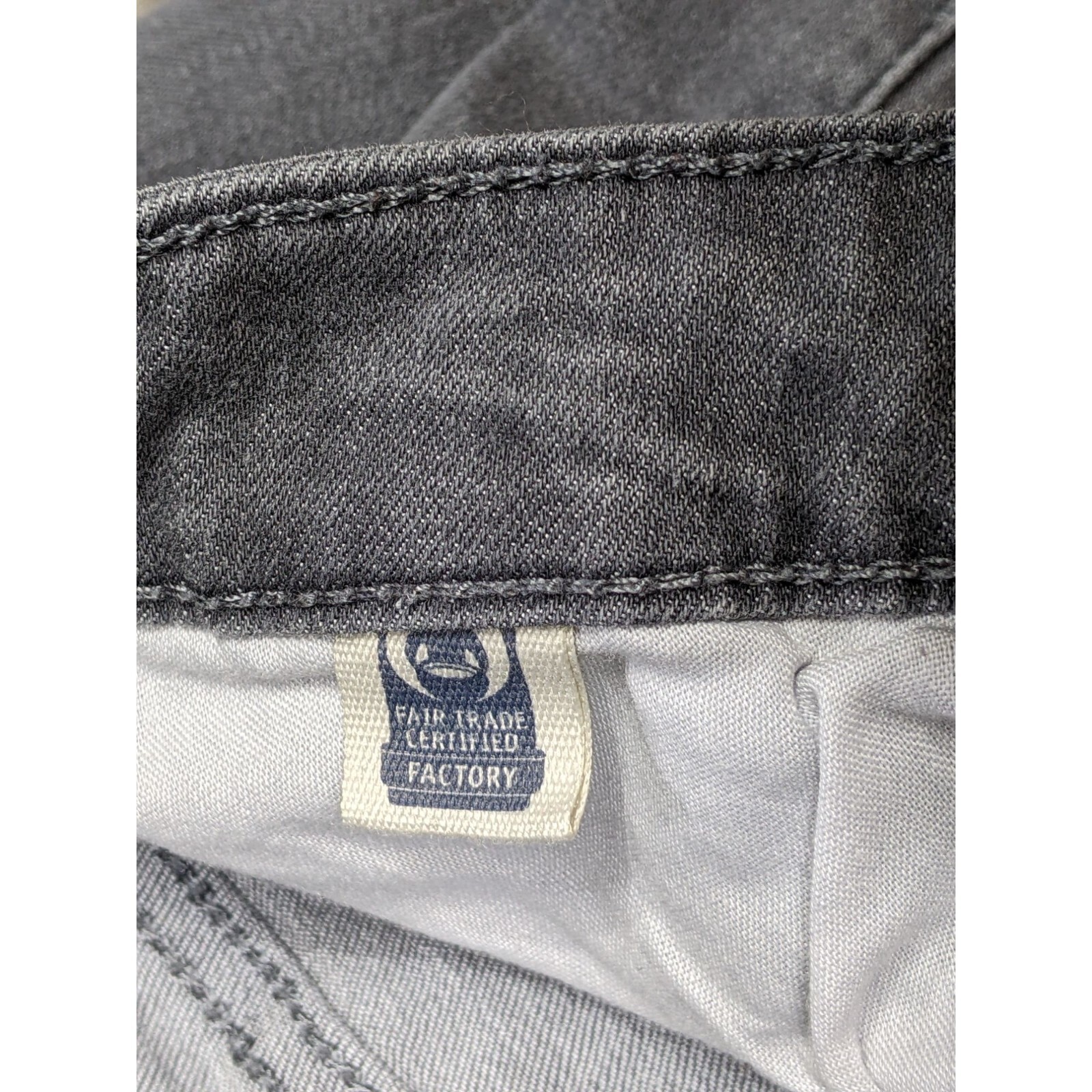 Universal Thread Womens Size 2 / 26 R High Rise Skinny Grey Denim Jeans