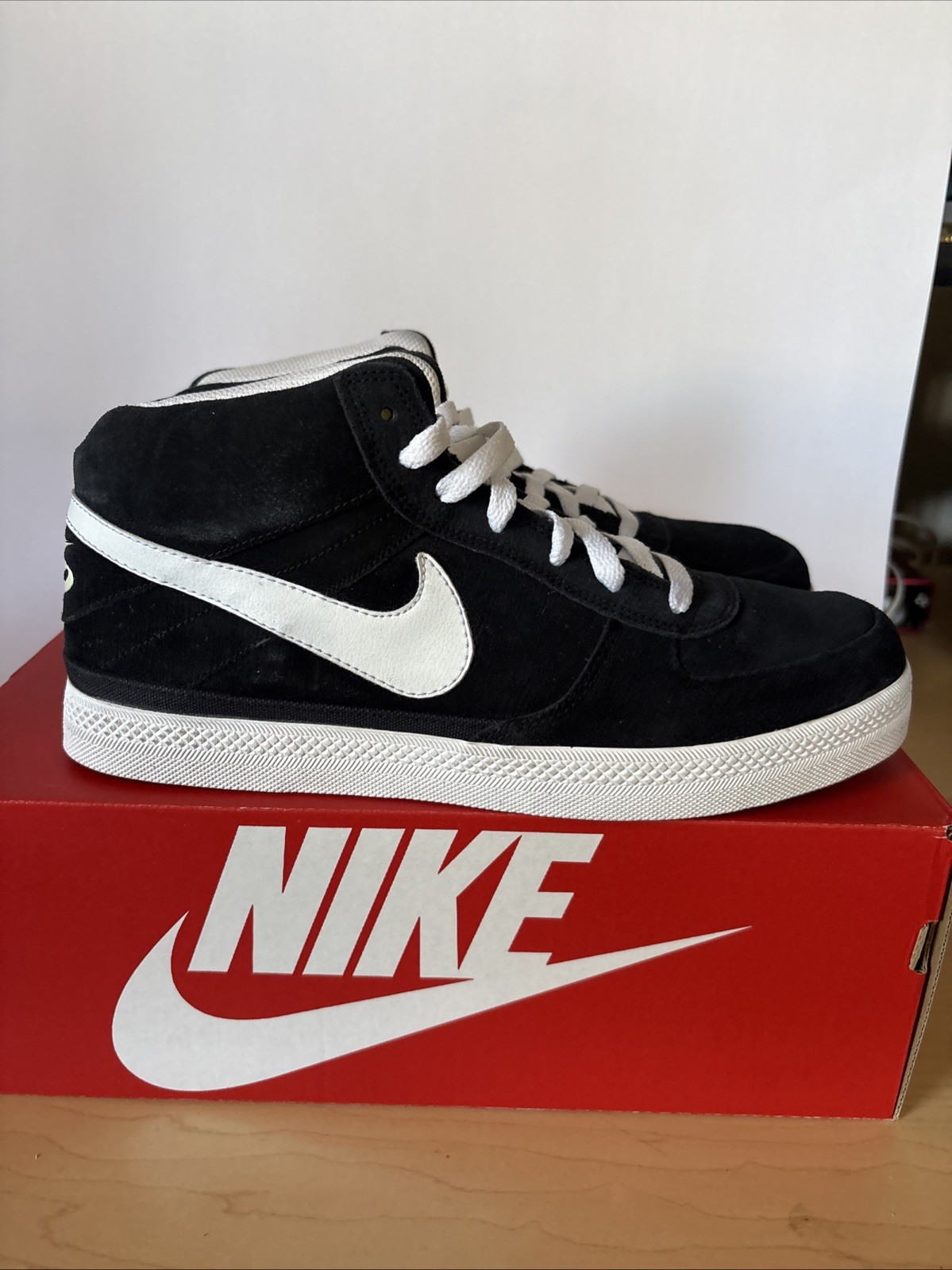 Nike Mens MAVRK 6.0 MID 2 386611-403 Black White Suede Size 10. New No Box