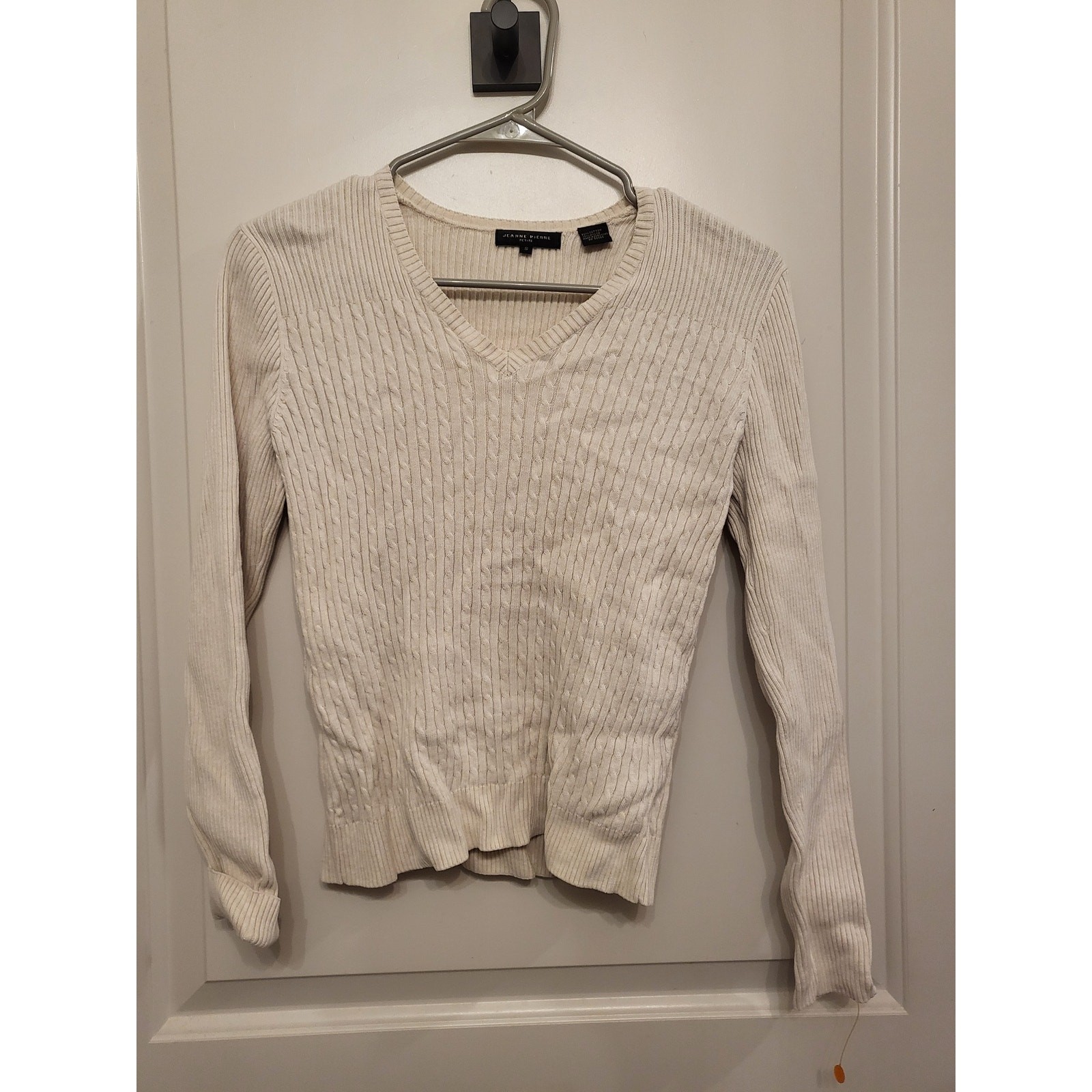 Jeanne Pierre sweater is a beige cable-knit v-neck pullover Small