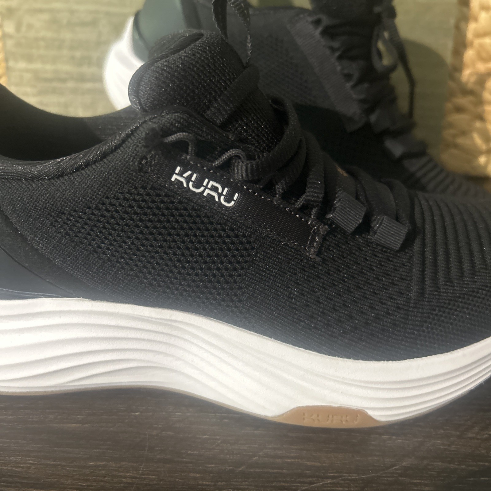 Kuru Atom 2 Womens Size 9 M Black Athletic Running Walking Sneakers Flawed