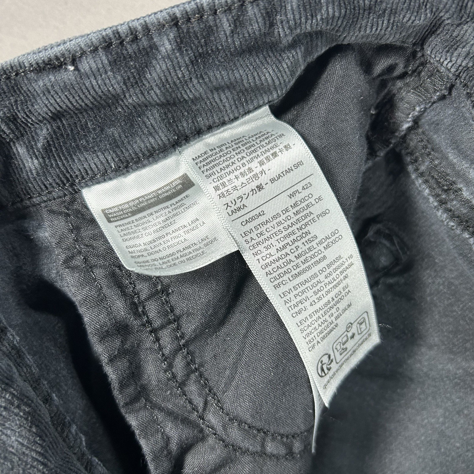 Levi’s 726 Flare High Rise Corduroy Pants Size 26×29 Woman’s Black
