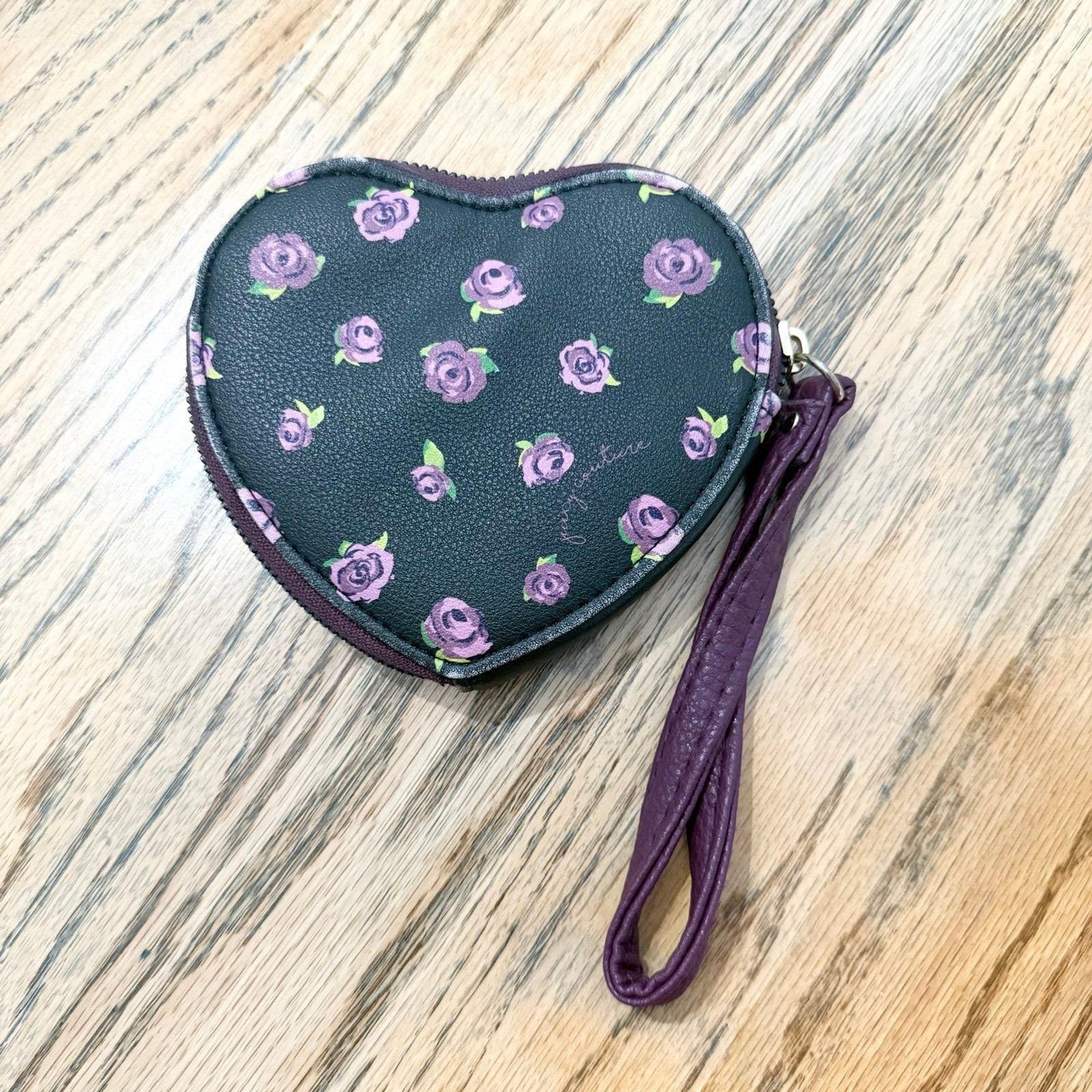 Juicy heart shaped wristlet Night Blooms