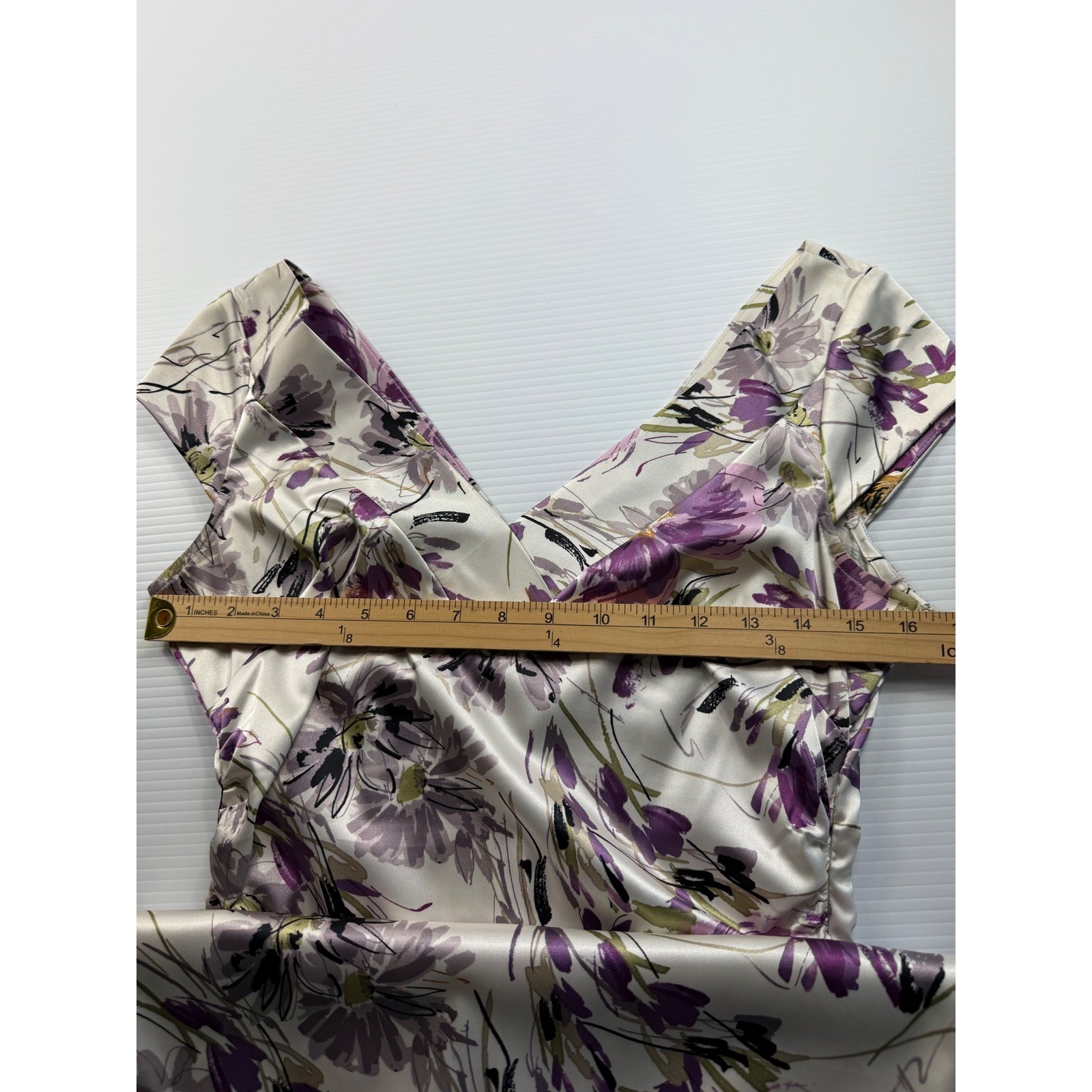 Maggy London Purple Floral Satin V-Neck Cap Sleeve Sheath Dress Size 8 RN 58142