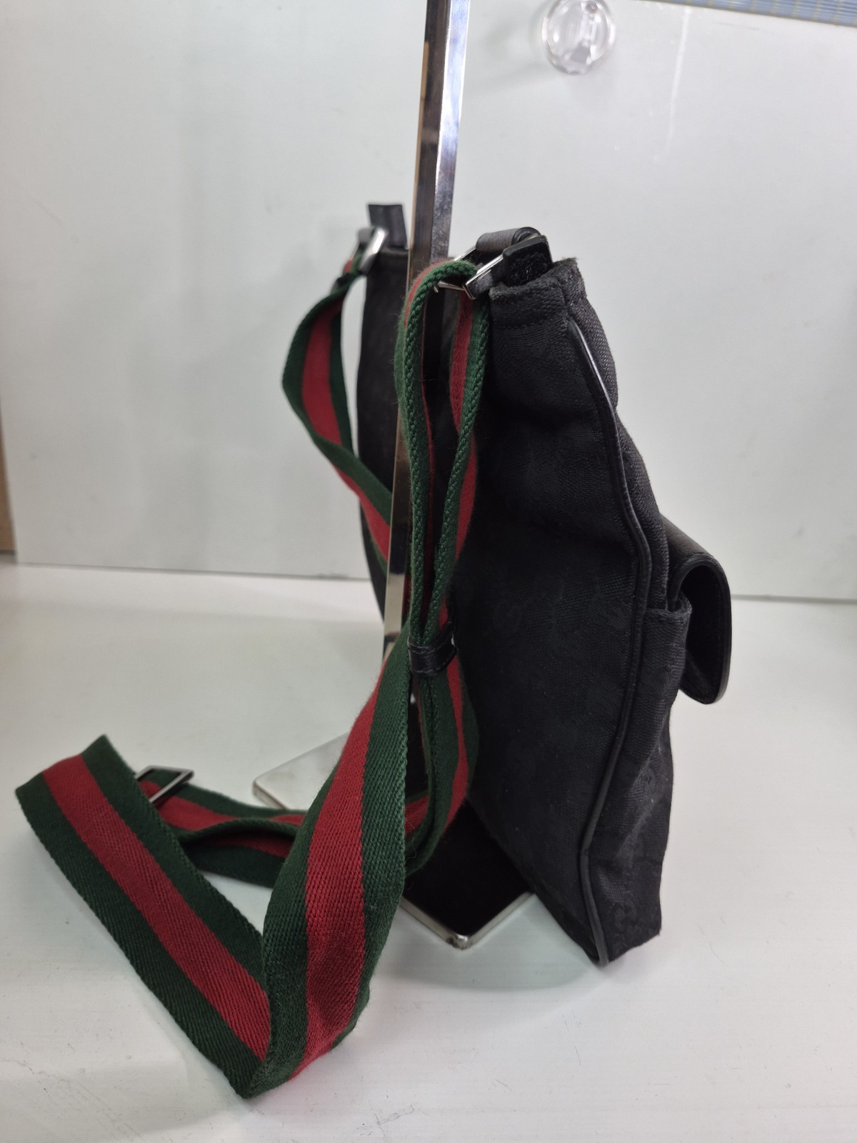Gucci Black GG Pattern Crossbody Bag Green-Red Web Strap Zip Closure Pockets