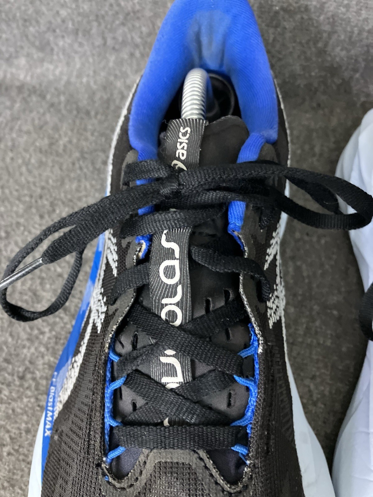 ASICS Novablast 5 Mens 11 Black Blue Running Shoes Sneakers HOLES