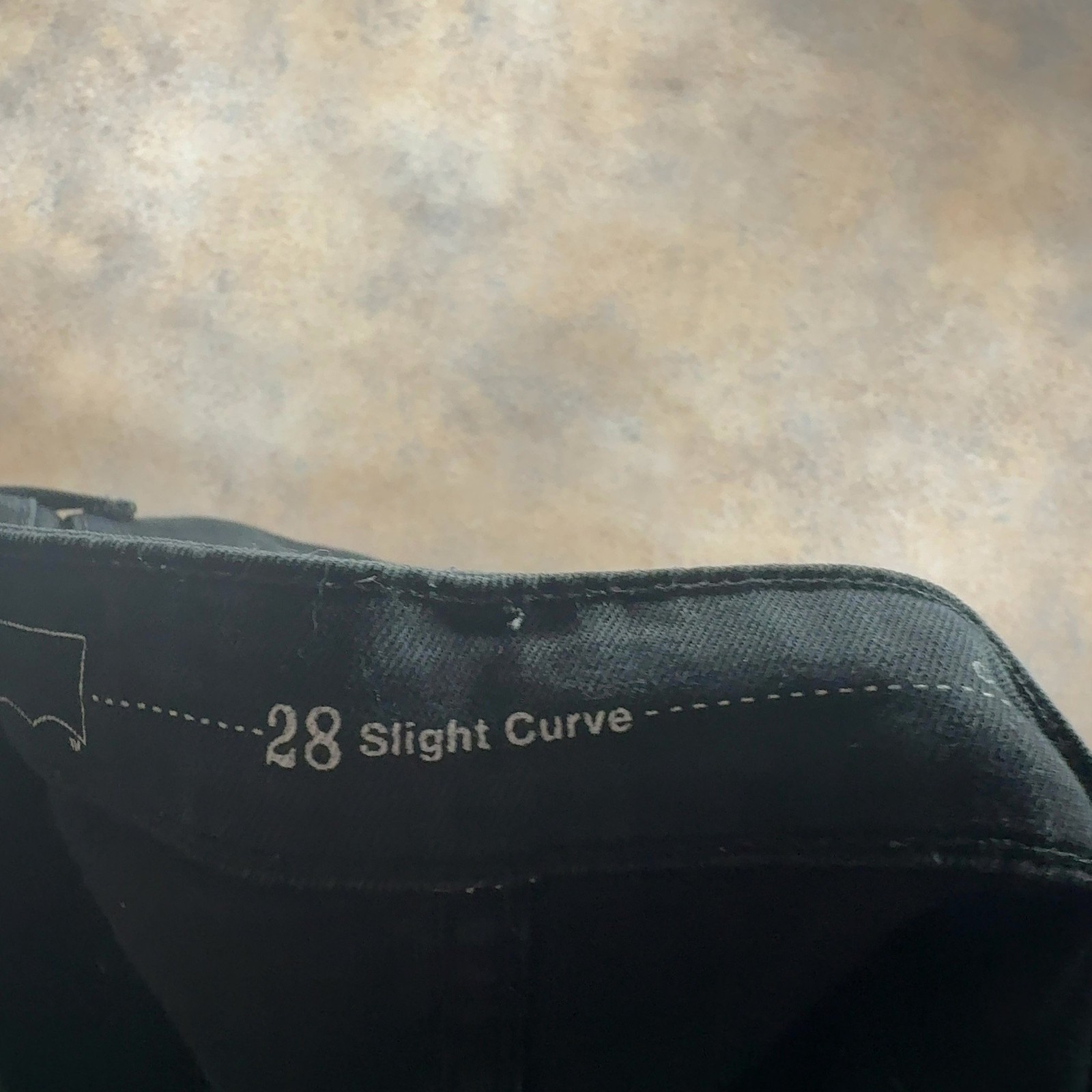 LEVI’S Slight Curve Jeans Black Womens (28 Inch Waist) (31 Inch Leg) Slim Fit