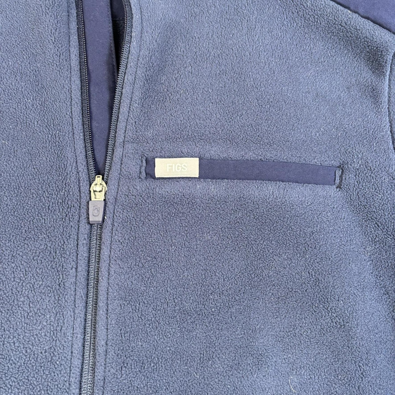 FIGS On Shift Jacket Mens Medium Blue Fleece Full Zip Pack Primaloft Workwear
