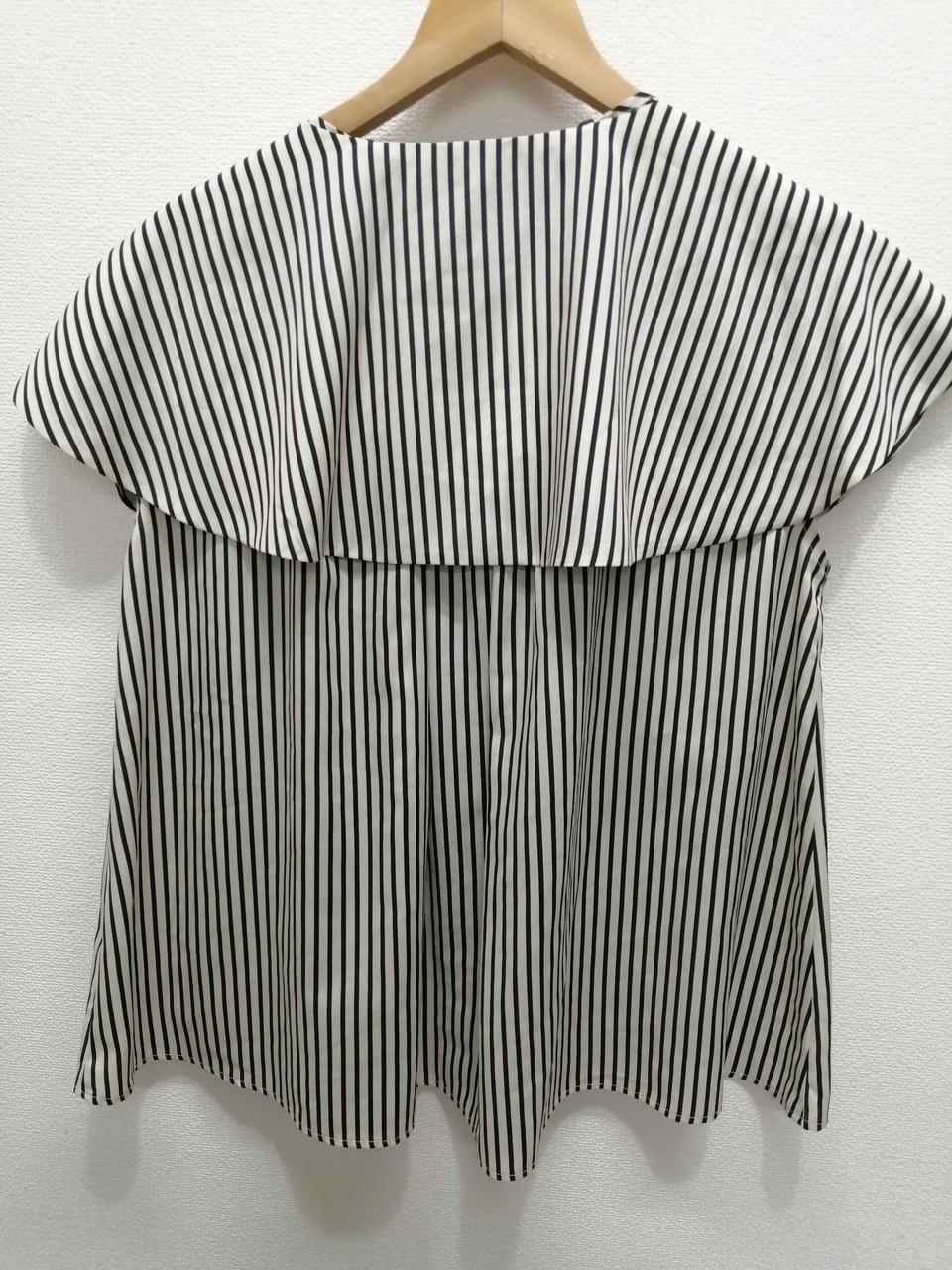 ROSSO North Ribbed Blouse With Cape Collar BEG BLK Stripe F Used