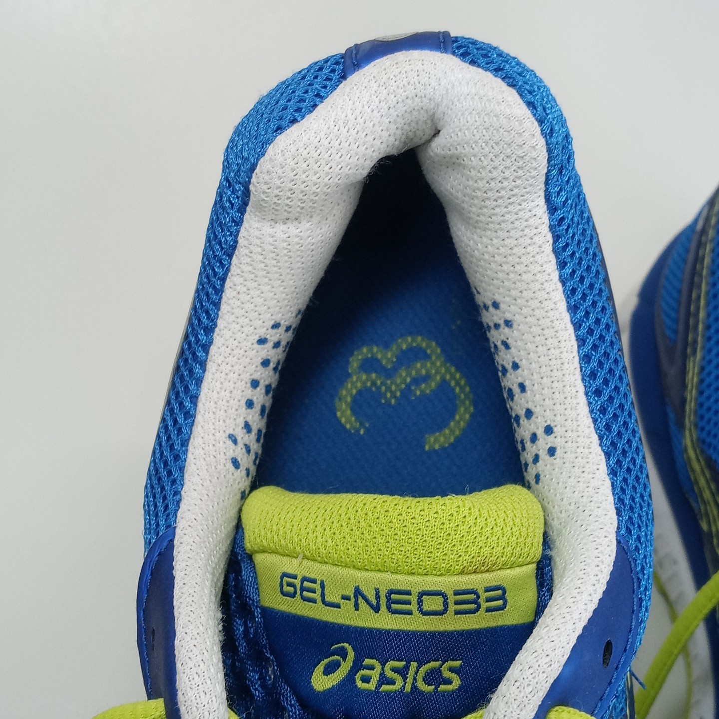 Asics Gel-Neo33 Men’s Running Shoes Blue Lime Green T222N Sneakers Size 10