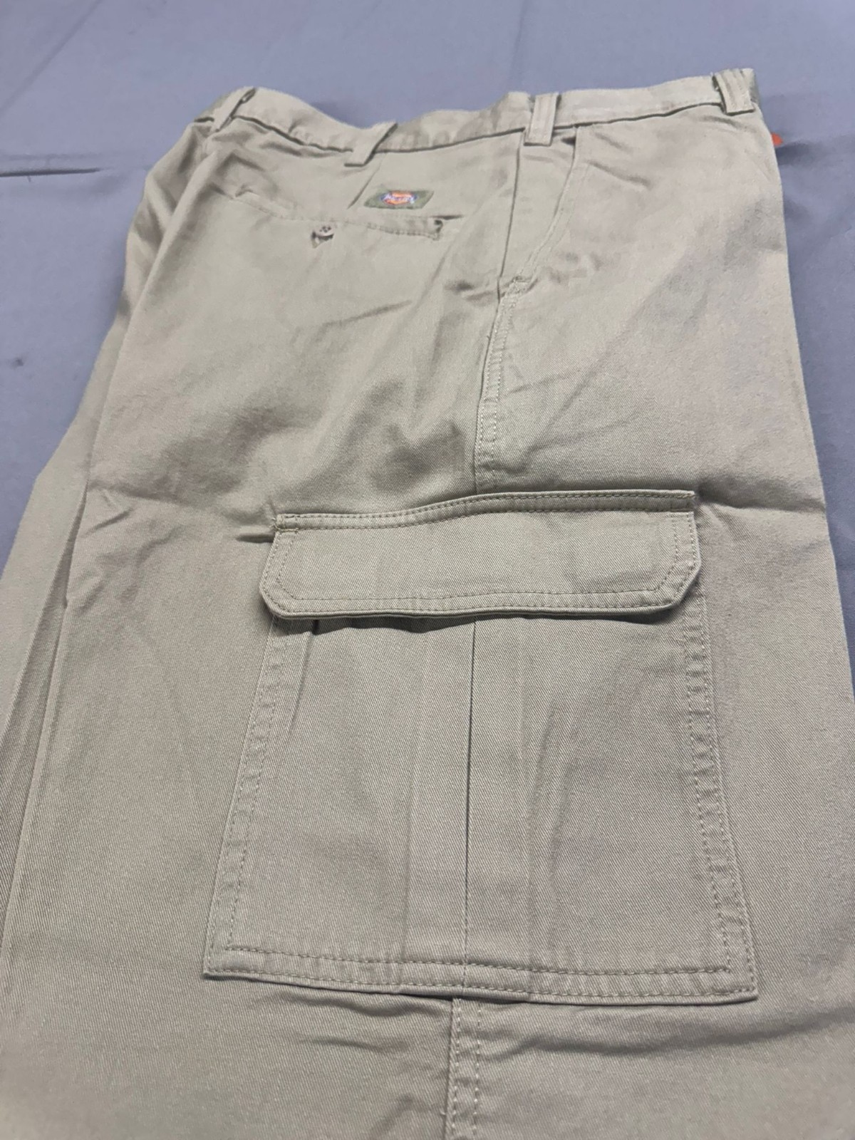 Dickies Men’s Loose-fit Cargo Work Pant Style 2321, Khaki