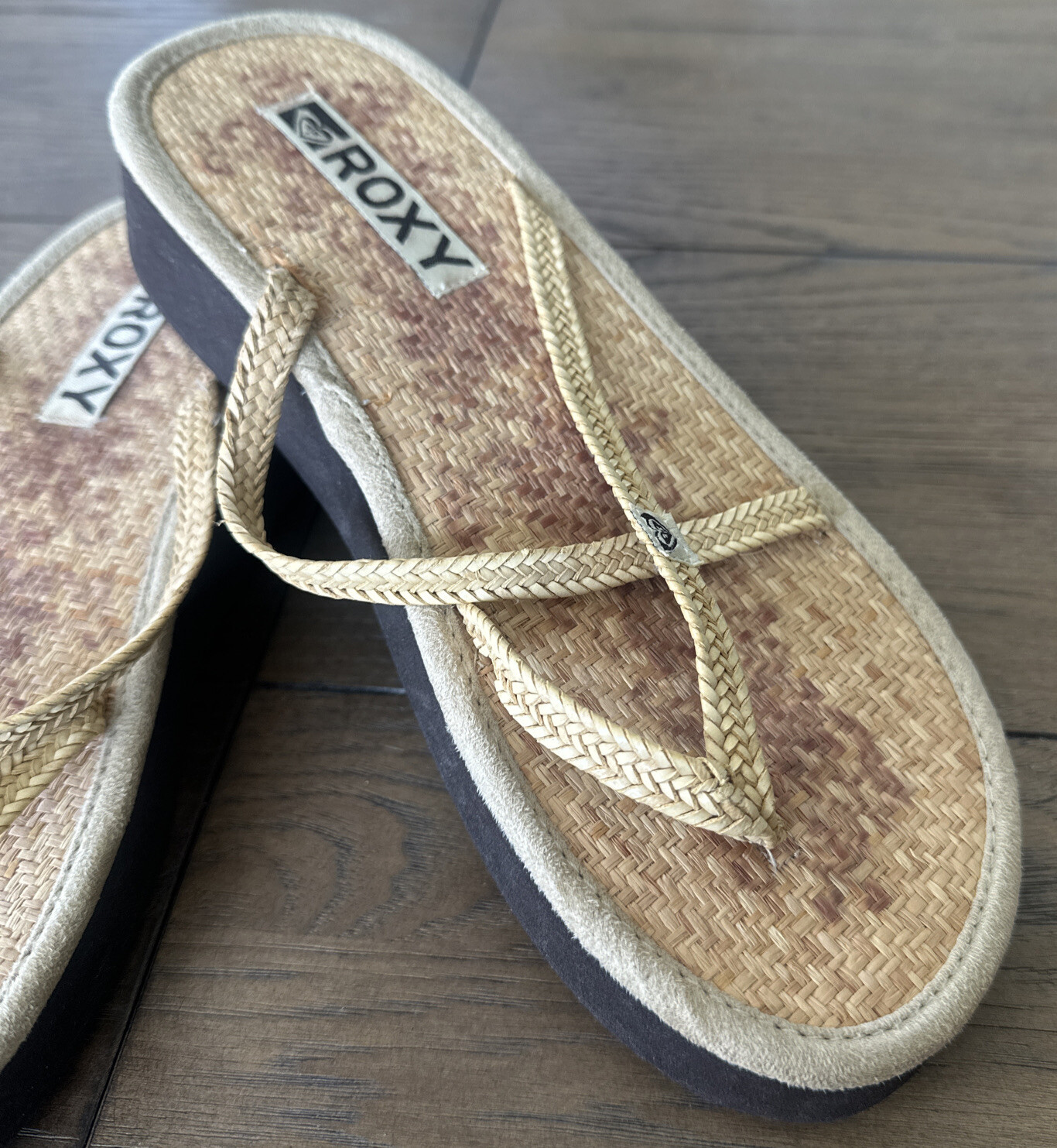 Vtg 90’s Y2K Roxy Quicksilver Sandals Straw Rattan T-Strap Brown Platform 9 9.5