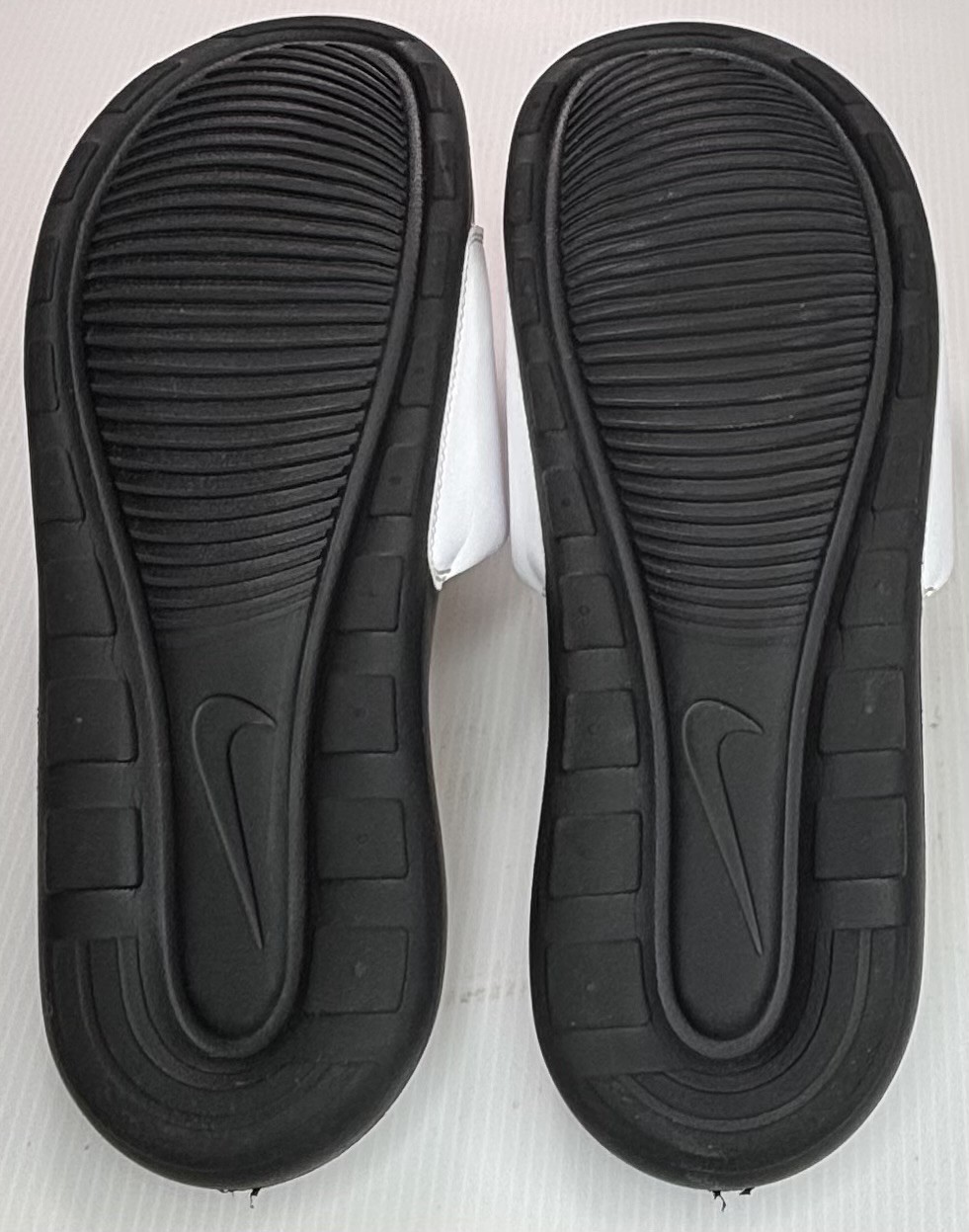 NIKE MEN’S VICTORI ONE SLIDES blk/wht/blk CN9675-005 Sandals Size 10