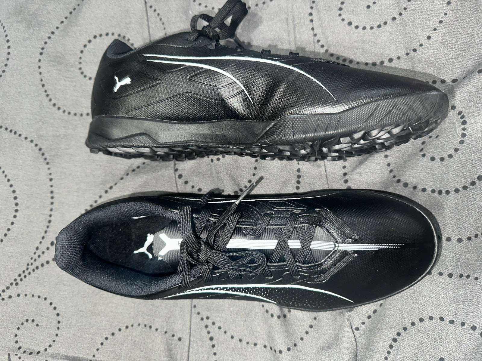 PUMA ULTRA PLAY 5 BLACK & WHITE TURF SOCCER SHOES SIZE 9 MEN NEW NO BOX $