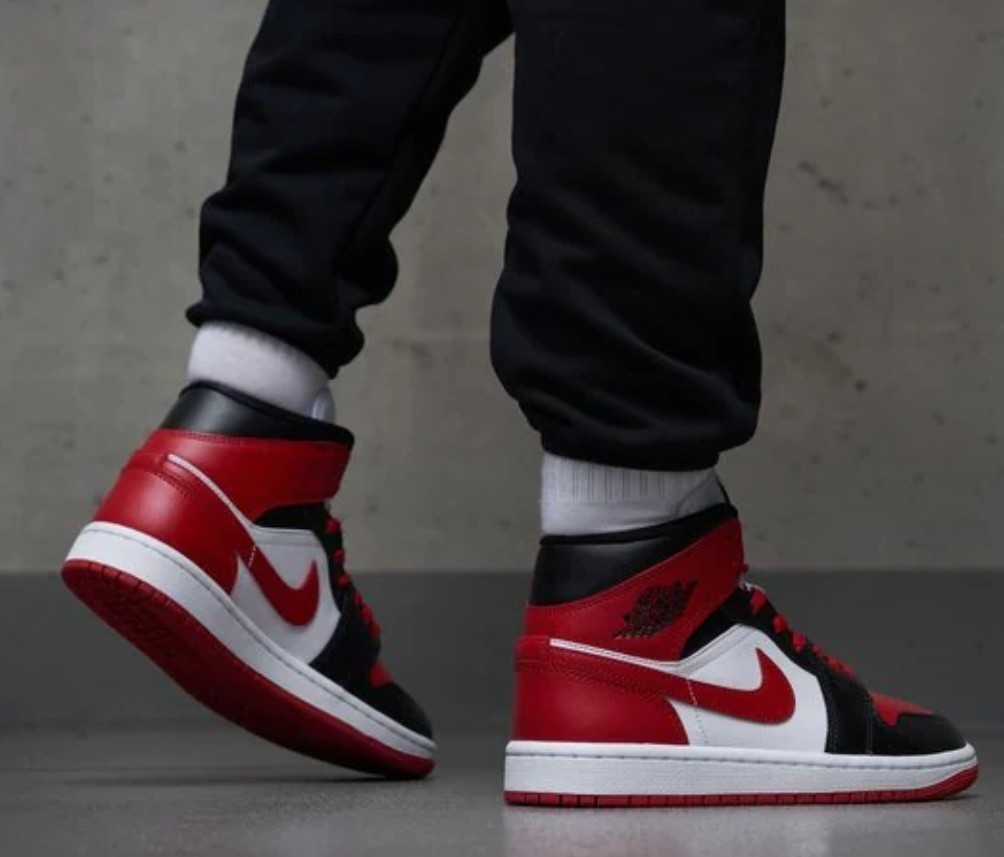Jordan 1 Mid Alternate Bred Toe