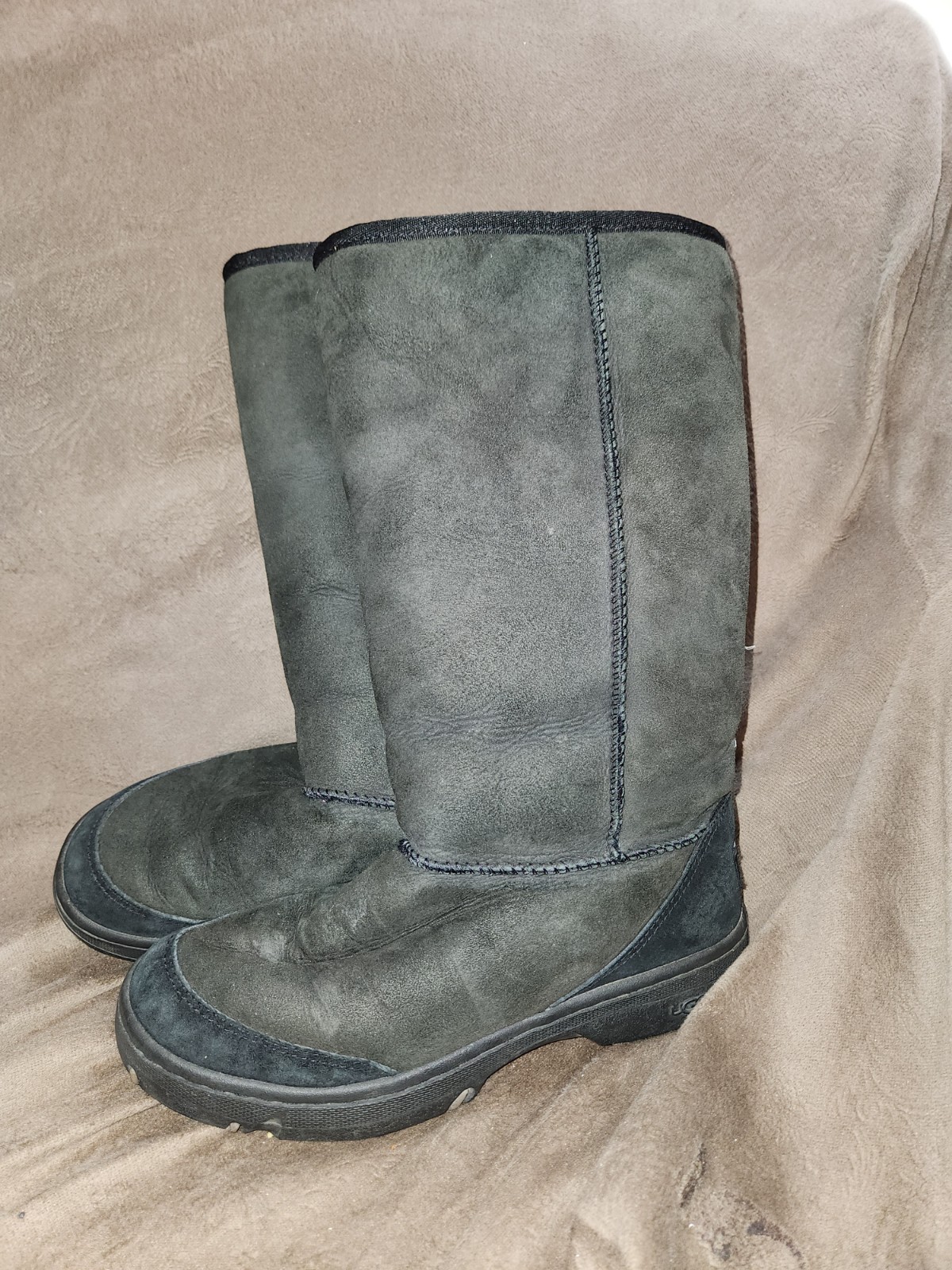 UGG Australia Classic Tall II Winter Boots for Women, Size 8 – Black