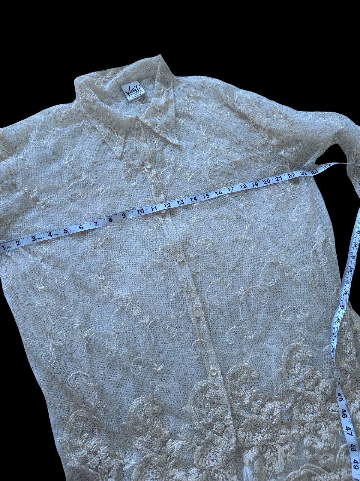Katy D white vintage lace button up shirt #lace #feminin