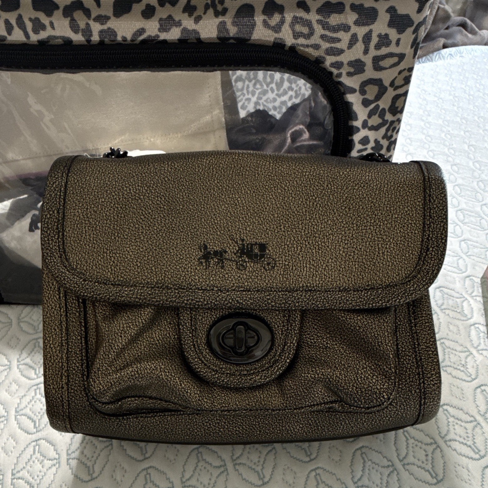 Coach Metallic Gold Shoulder Bag Turn Lock Horse & Carriage Black Hardware