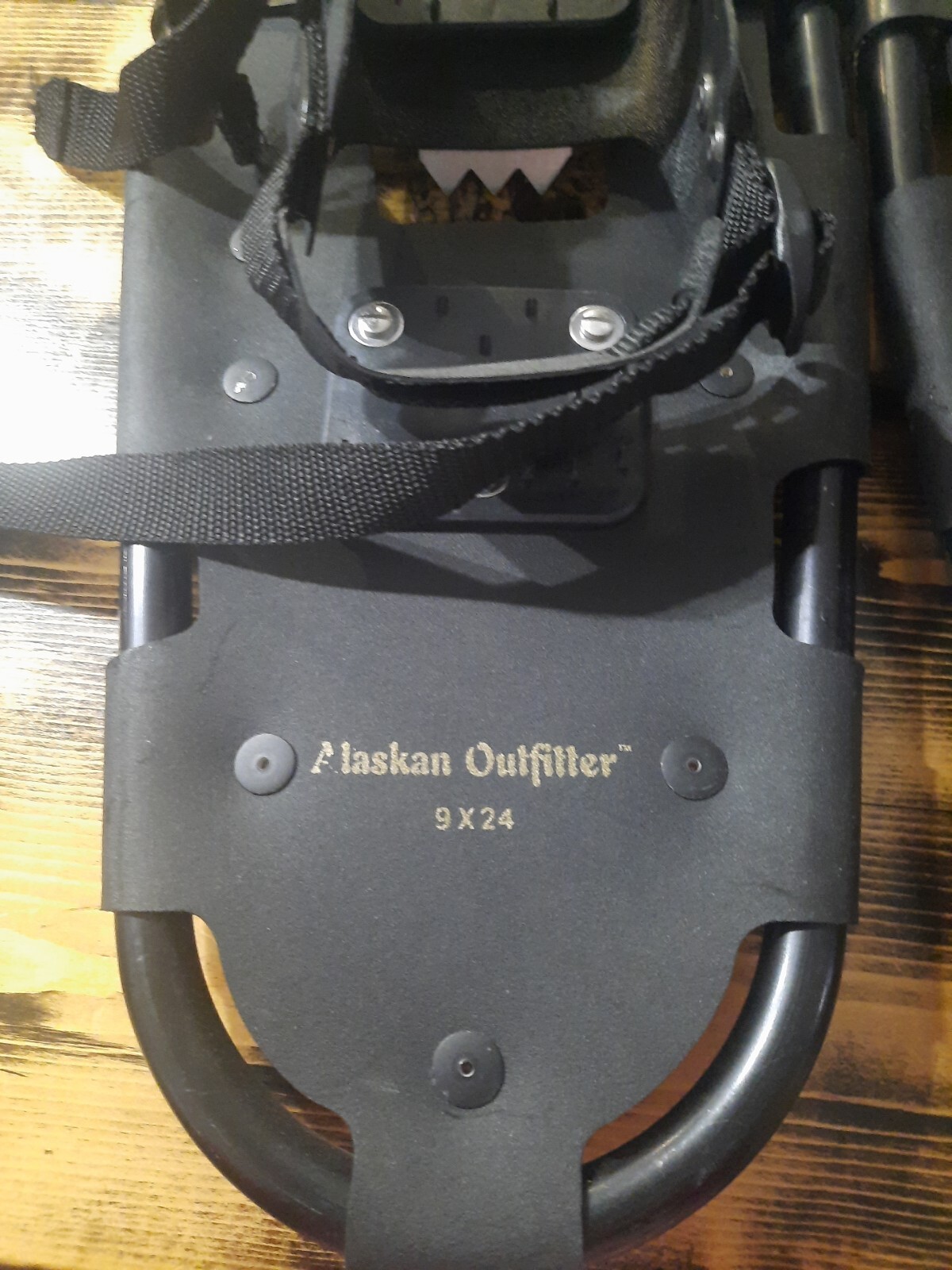 Cabellas 9×24 aluminum and plastic Snow Shoes Alaska Outfitter