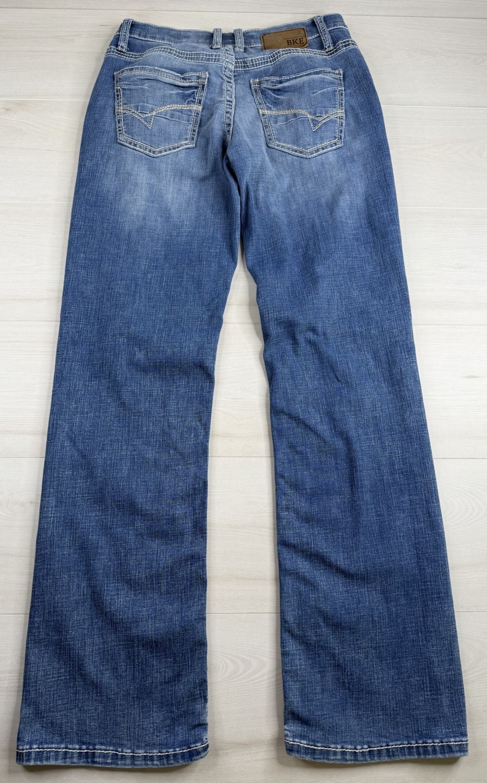 Buckle BKE Jake Jeans Boot Leg Medium Wash Stretch Whiskered Denim Mens 30×32