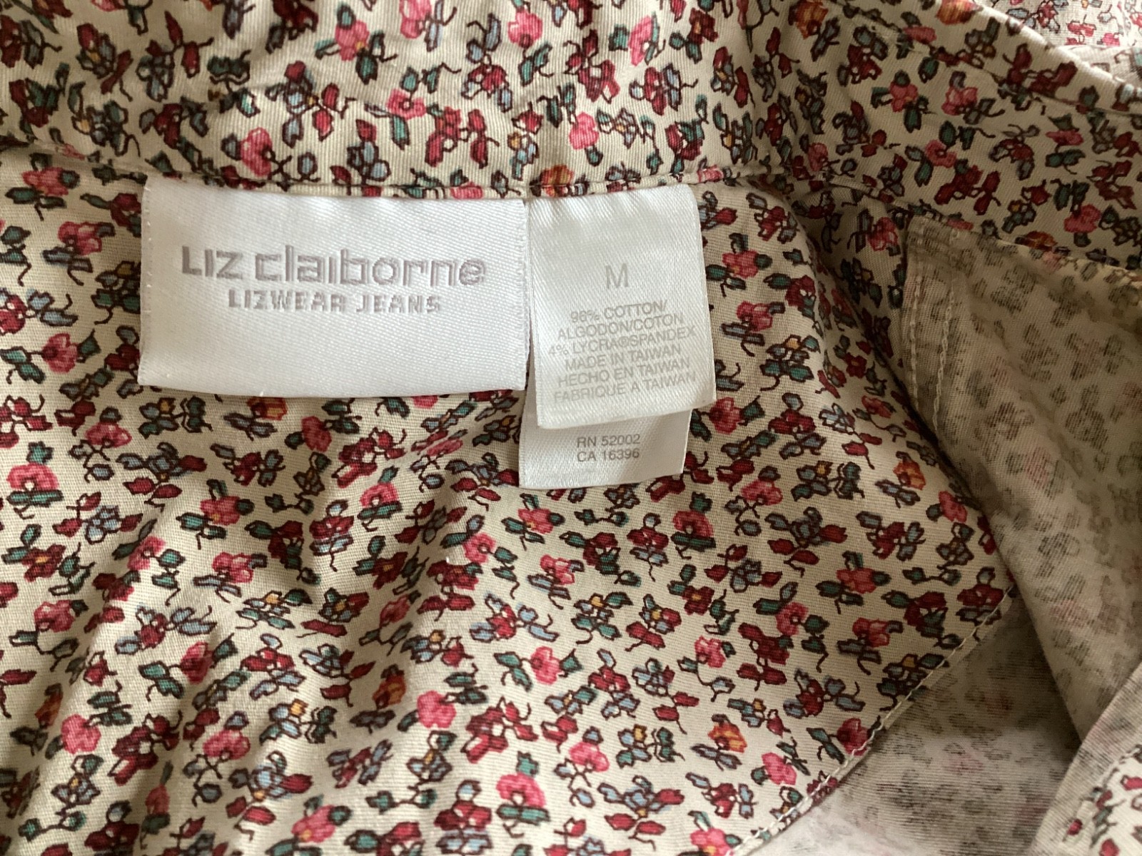 Vintage Liz Claiborne Blouse Medium Snap Front Lg Sleeves Tan Red Green Print