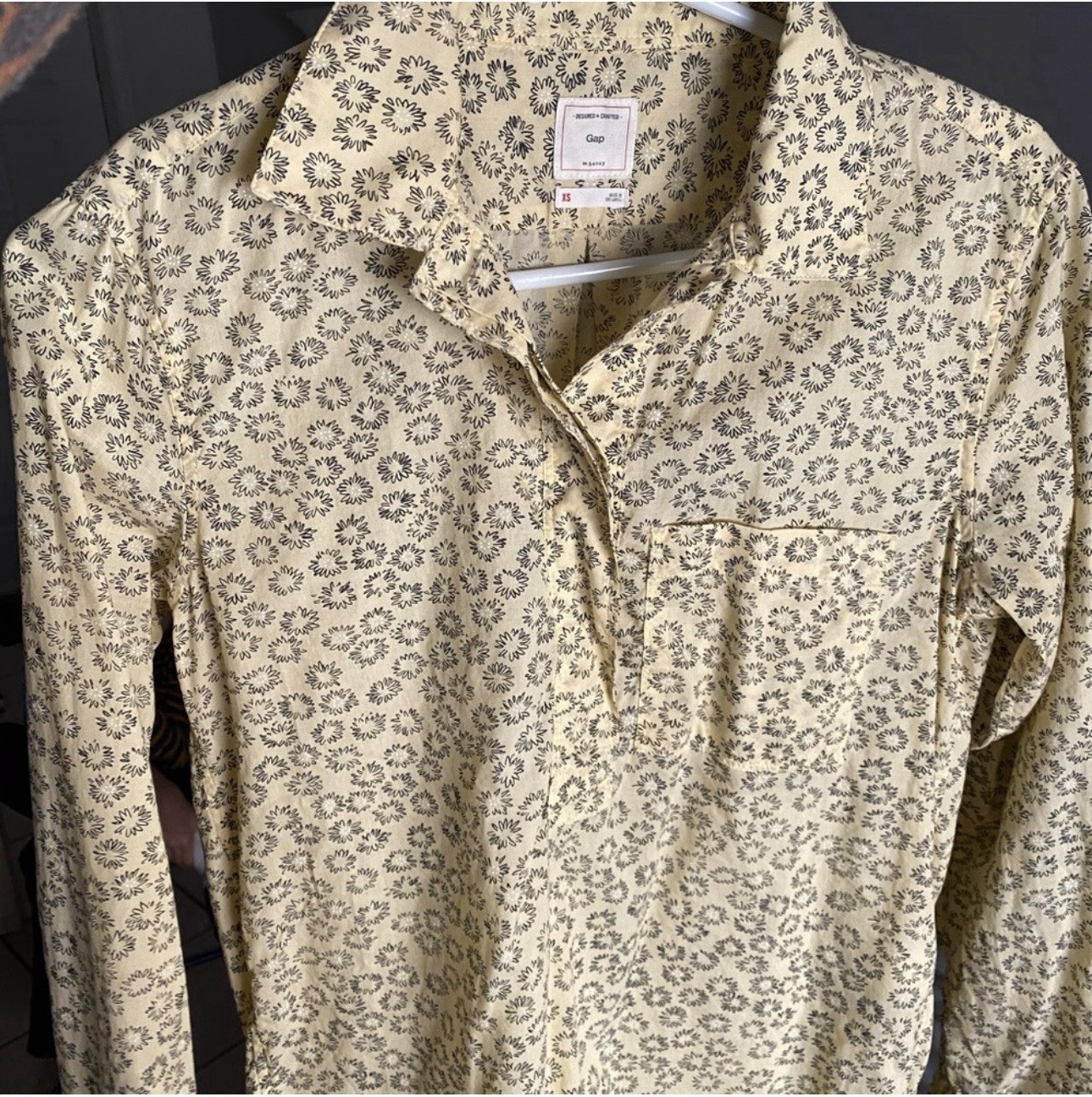 Gap Women’s XS Light pastel yellow with black flowers blouse