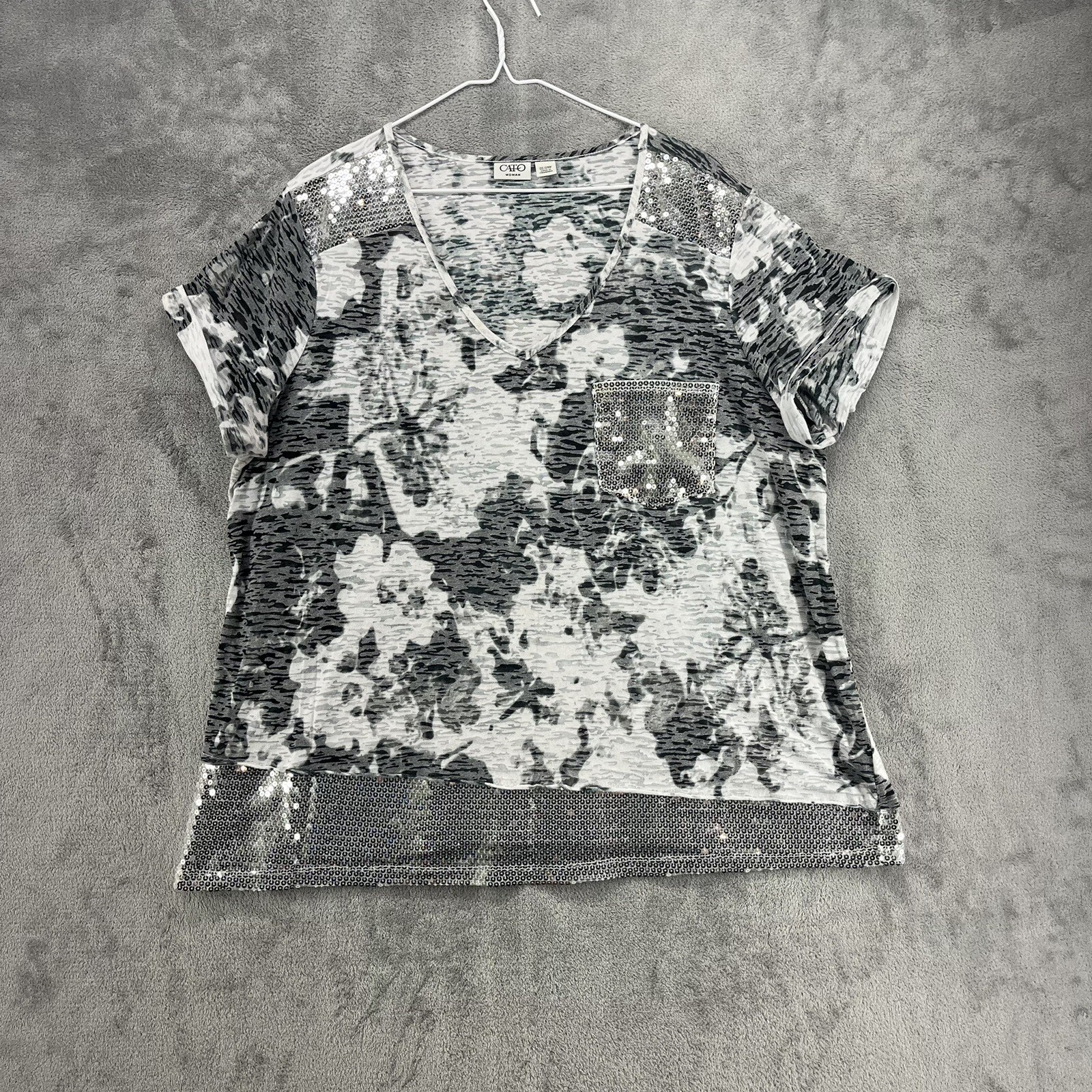 CATO Top Womens 22/24 W Gray White Camo Sequin V-Neck Pocket Sparkly Designer