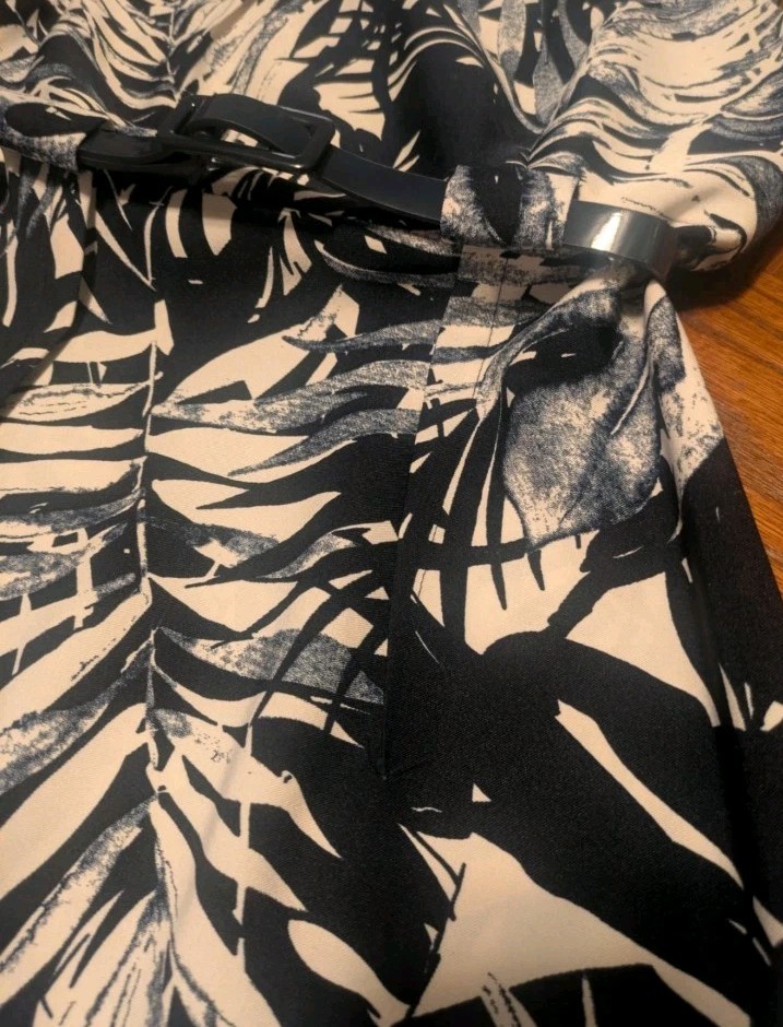 Connected Apparel Petites 4P Black/White Floral Sleeveless Belted Jumpsuit