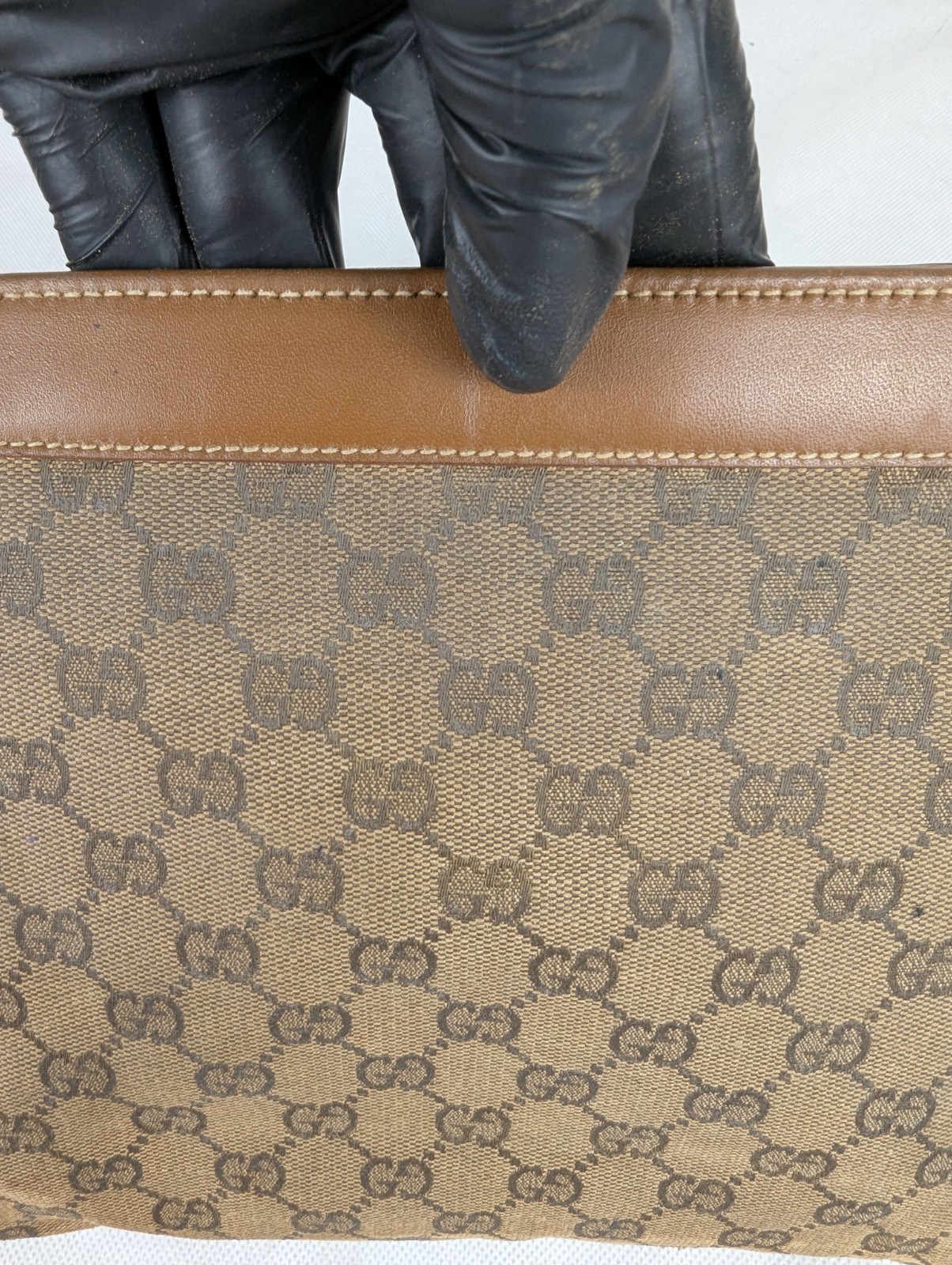 Vintage Gucci GG Supreme monogram pouch Handbag Brown Canvas Leather.