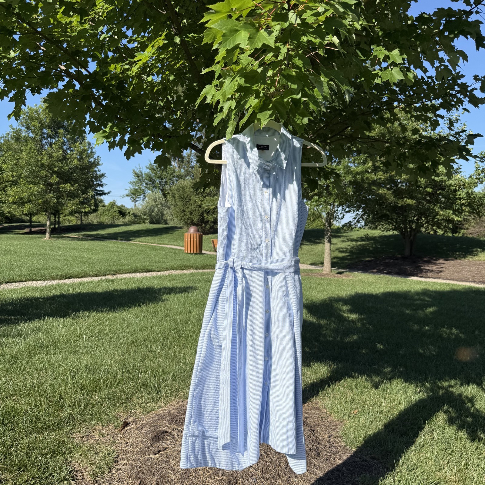 Tahari Crisp Preppy Blue & White Seersucker Dress Sz 12