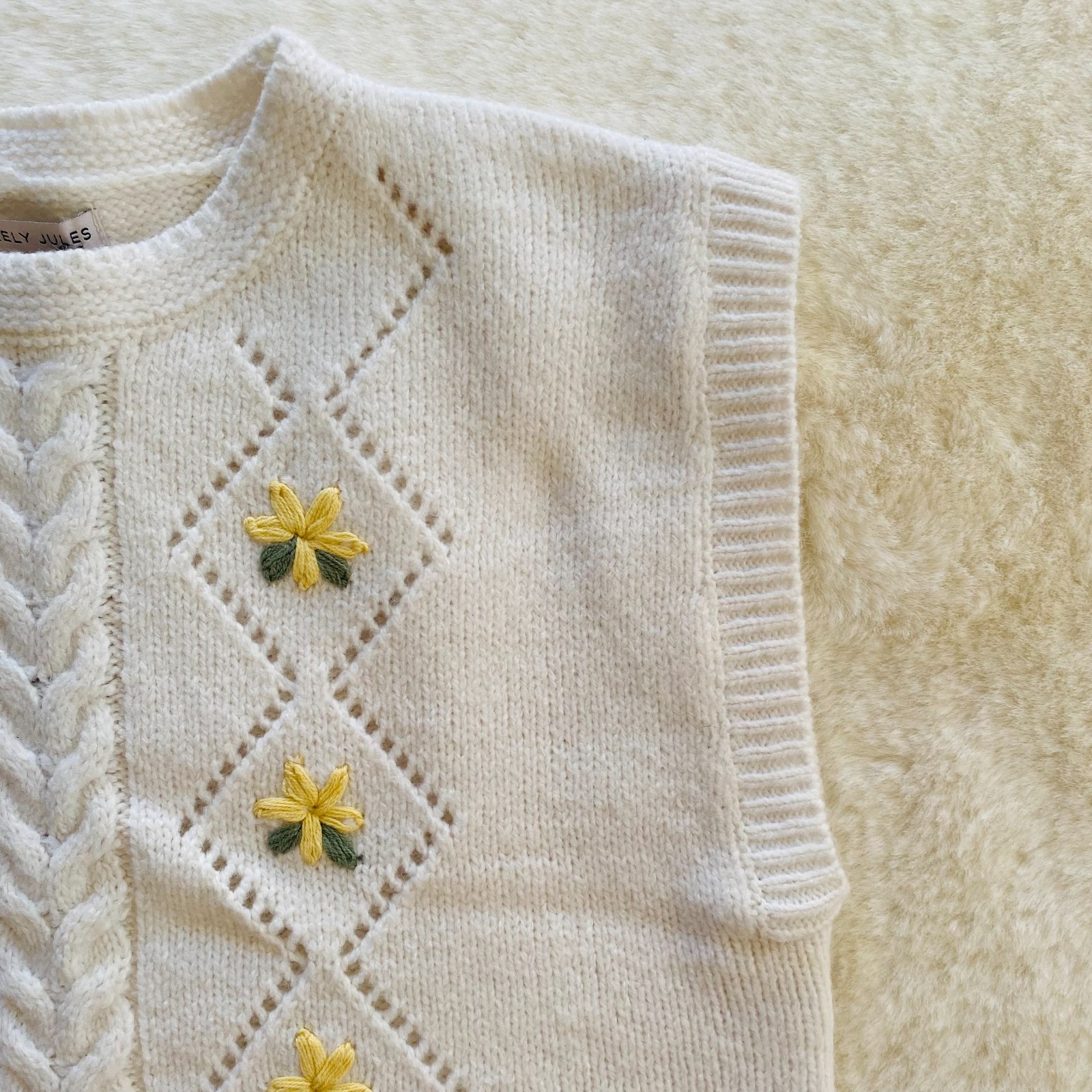 Sincerely Jules White Sweater Vest Sleeveless Sweater Flowers size Large