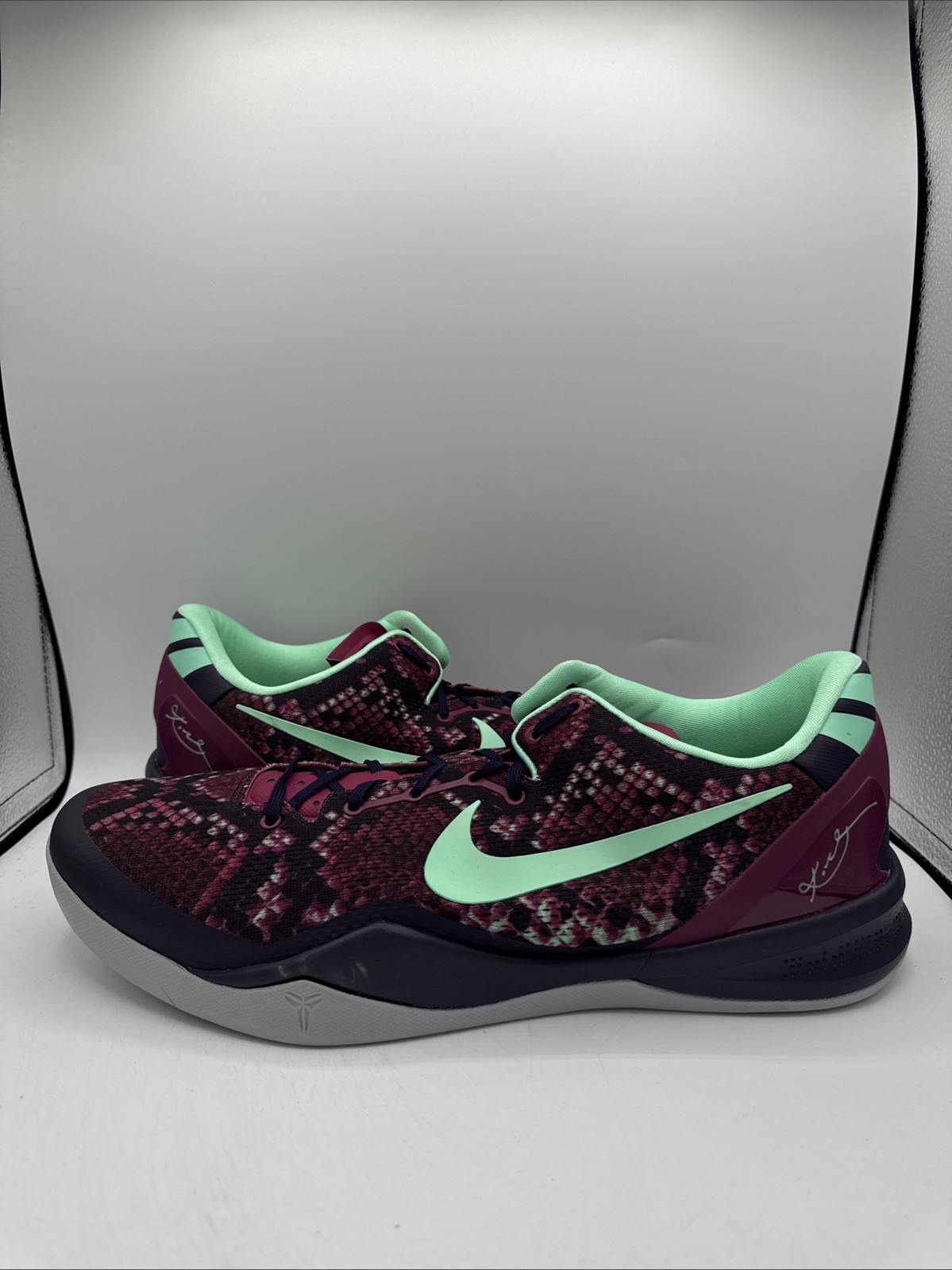 Nike Kobe 8 VIII System Pit Viper Purple Dynasty Size 17 Sneakers 555035-502