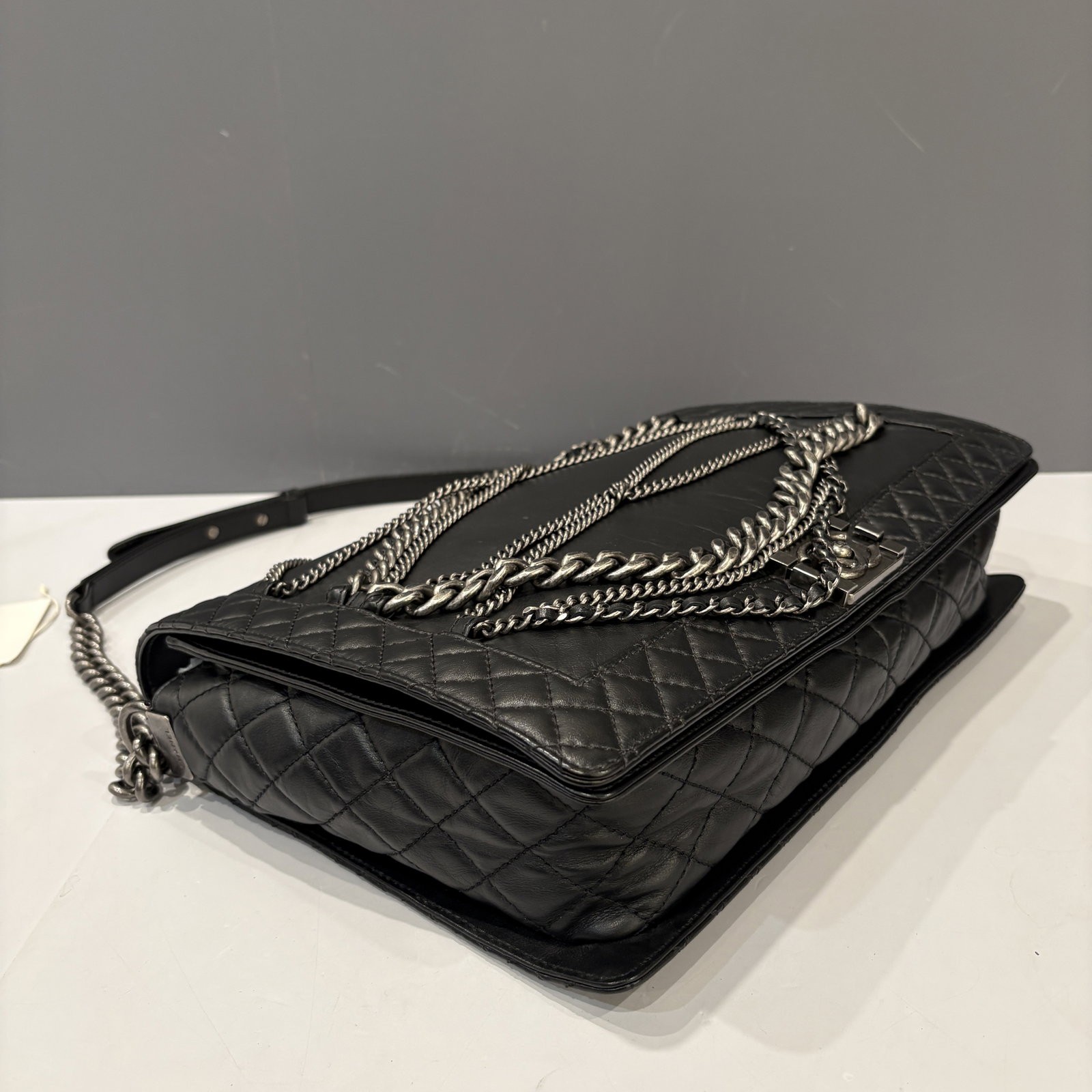 Chanel Enchained Boy Flap Black Calfskin (hs032826d0)