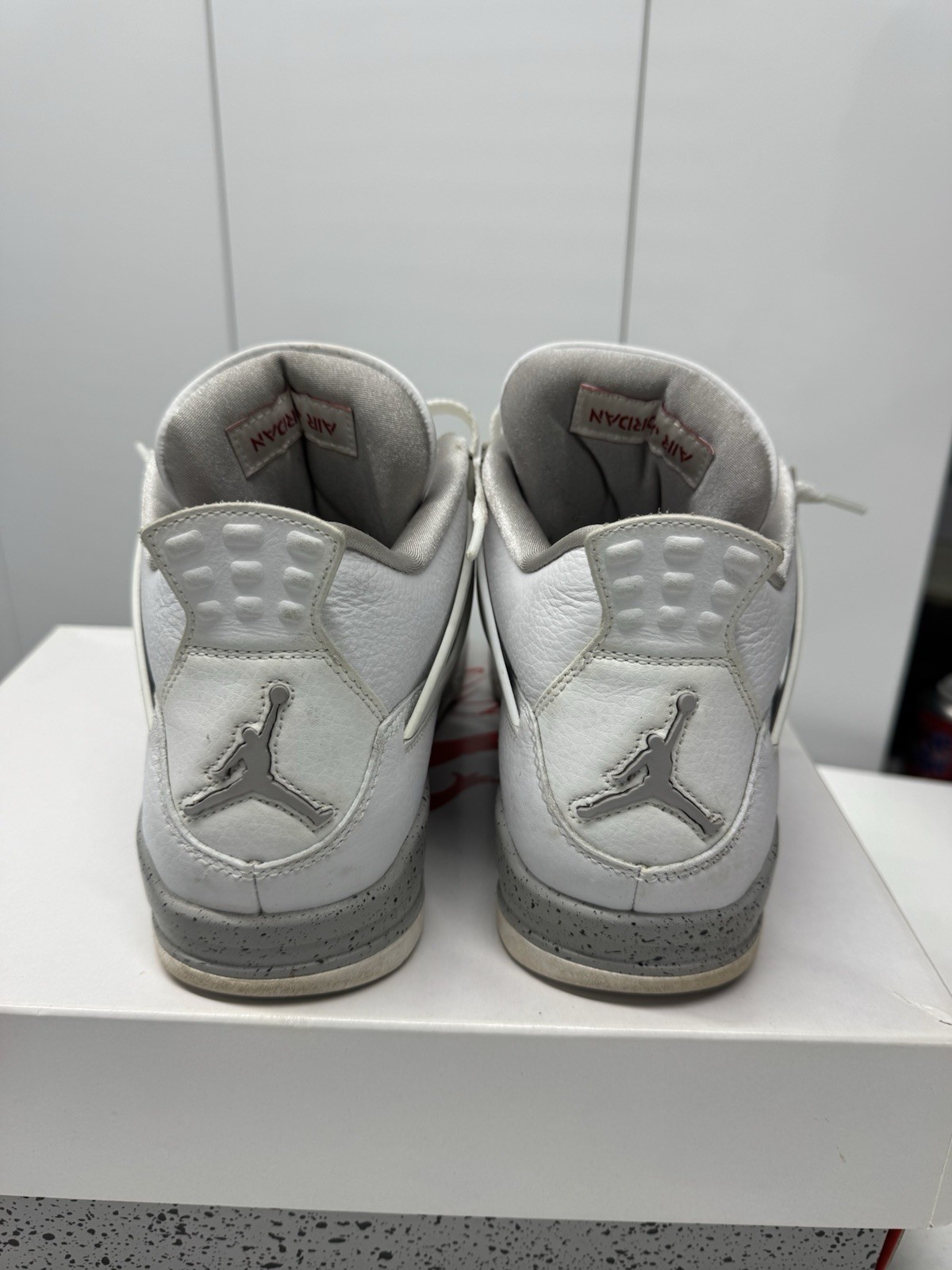 Jordan Retro 4 Men’s Sneakers White/Oreo, Size 8.5