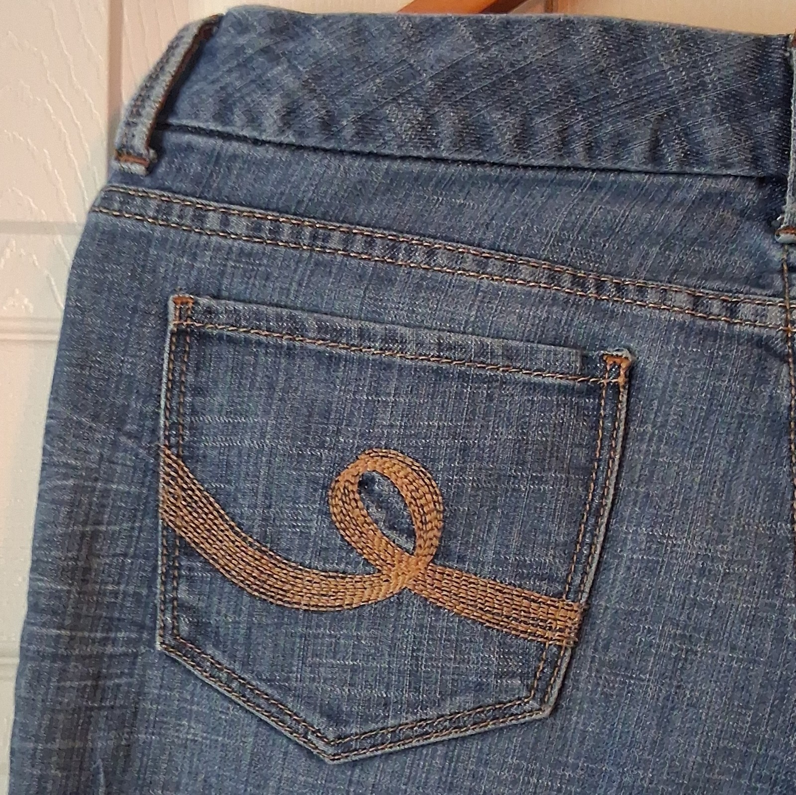 Seven7 Women’s Bootcut Blue Medium Wash Denim Jeans Cotton 5-Pocket Embroidered