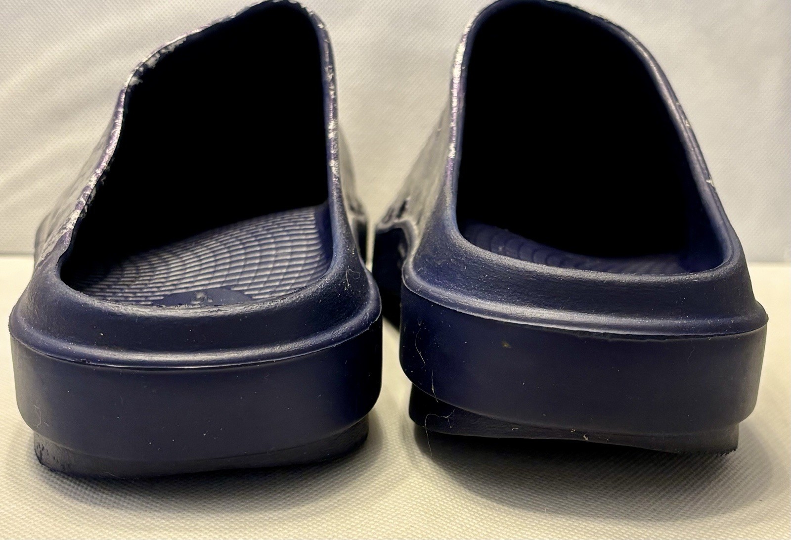 Oofos Oocloog Shoes Womens 9 Blue Silver Snakeskin Recovery Comfort Clogs