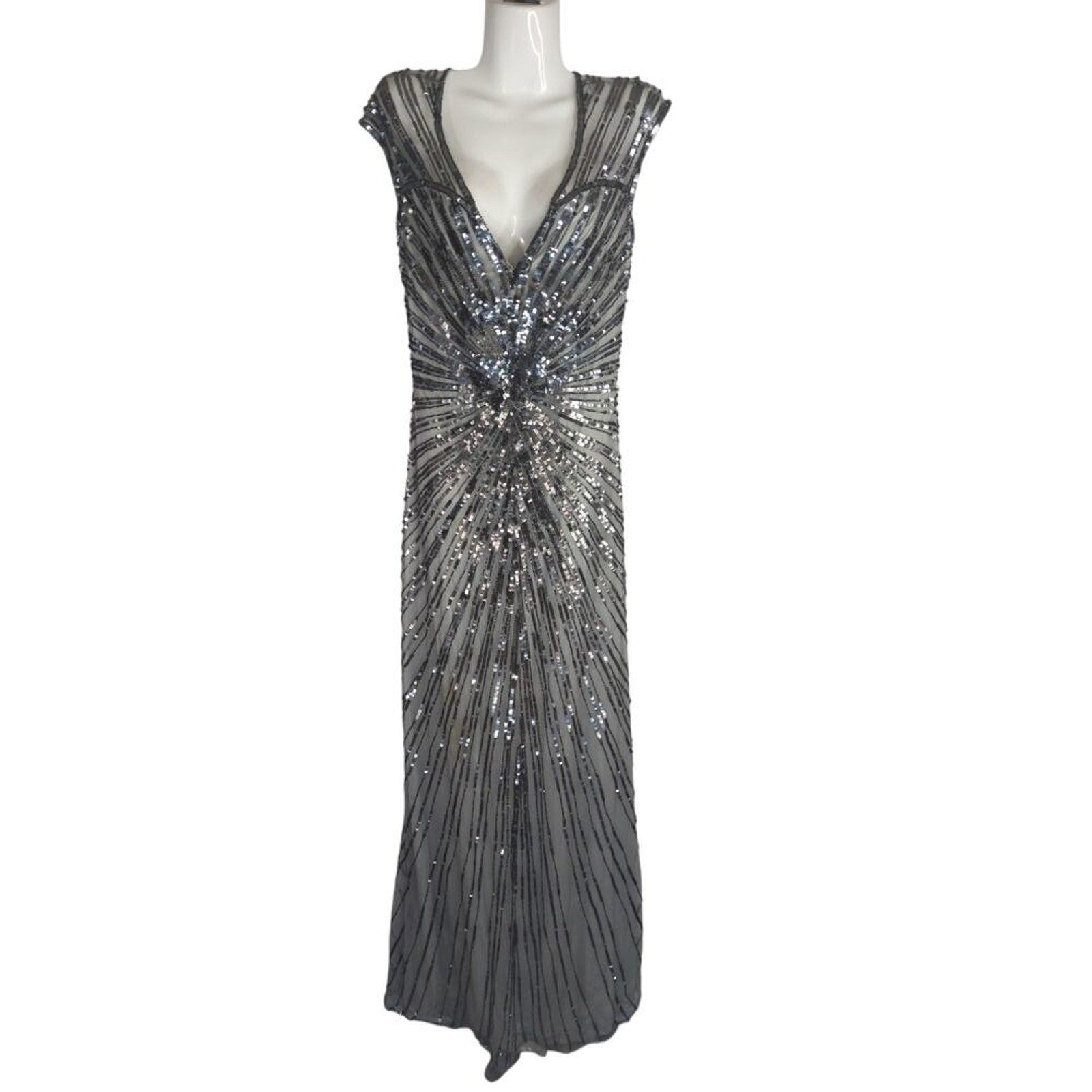 Mac Duggal Silver Sequined Cap Sleeve Evening Gown Women’s Size 6 Formal Party