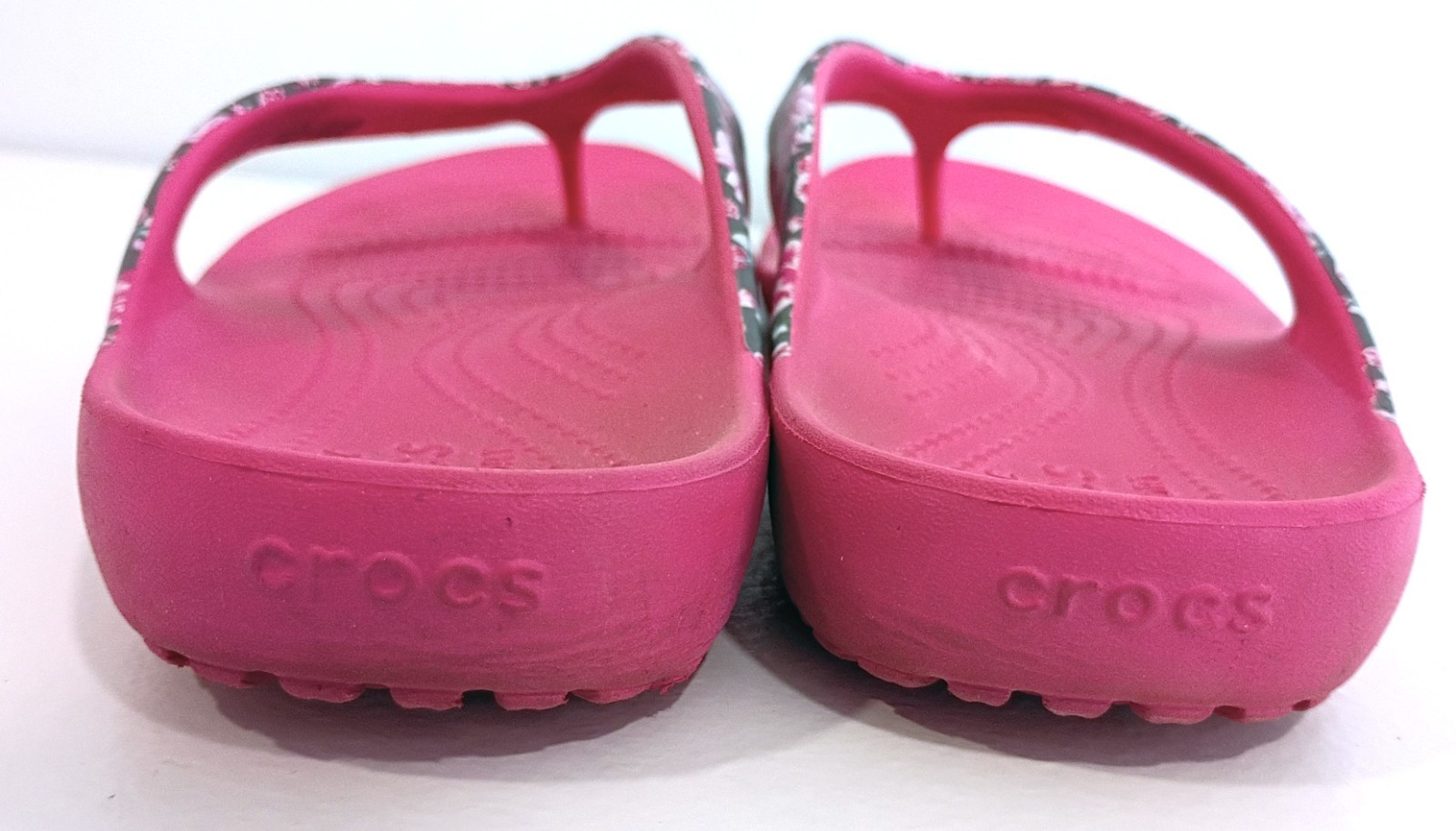 Crocs Women’s Kadee II Sandals flip flops pink with floral print, sz 8