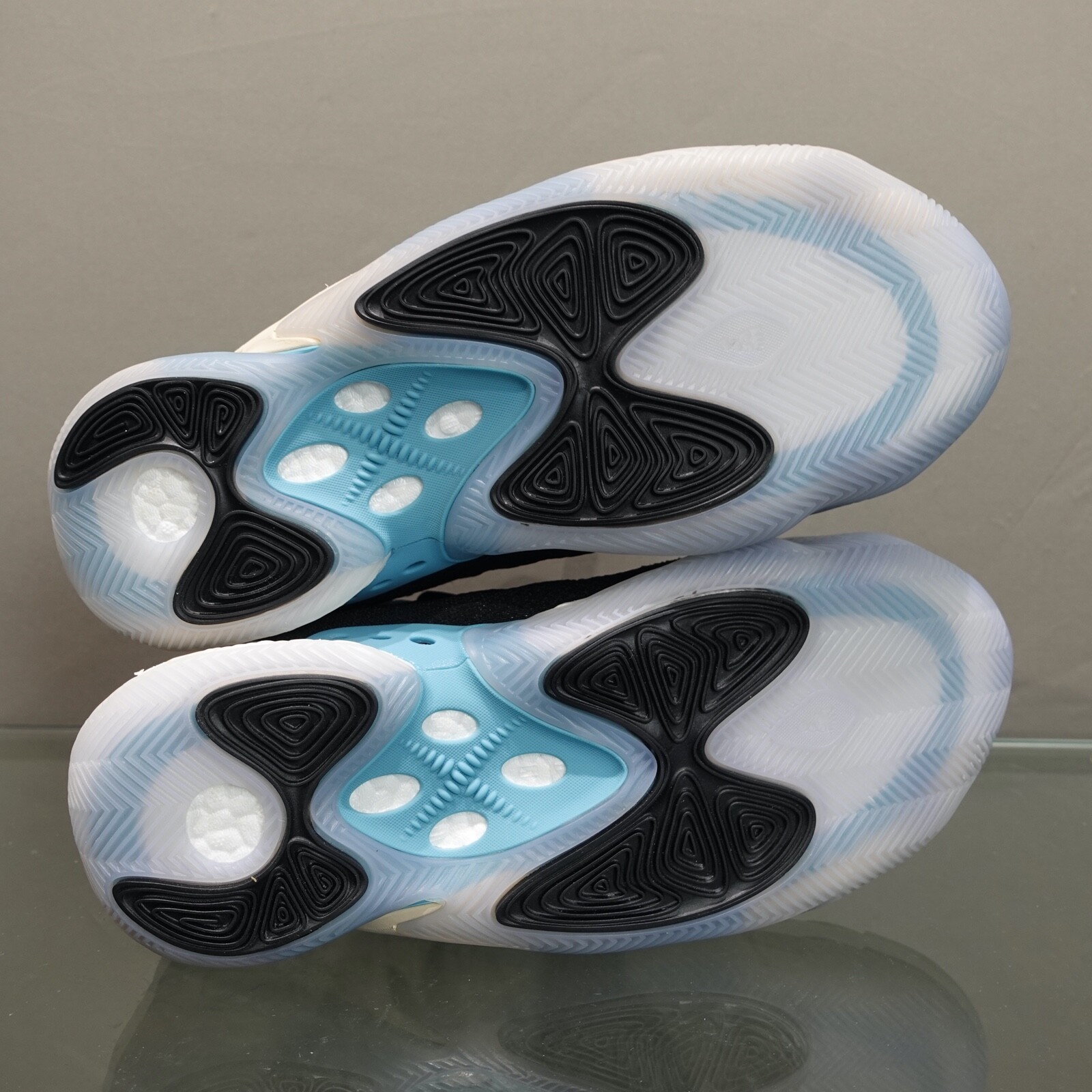 Adidas BYW Select Men’s Size 7 Sneaker Basketball Shoe #949