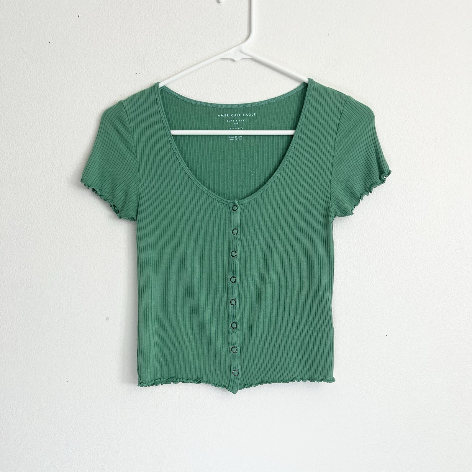 American Eagle Soft & Sexy Green Ribbed Snap Front Lettuce Edge Baby Tee Preppy