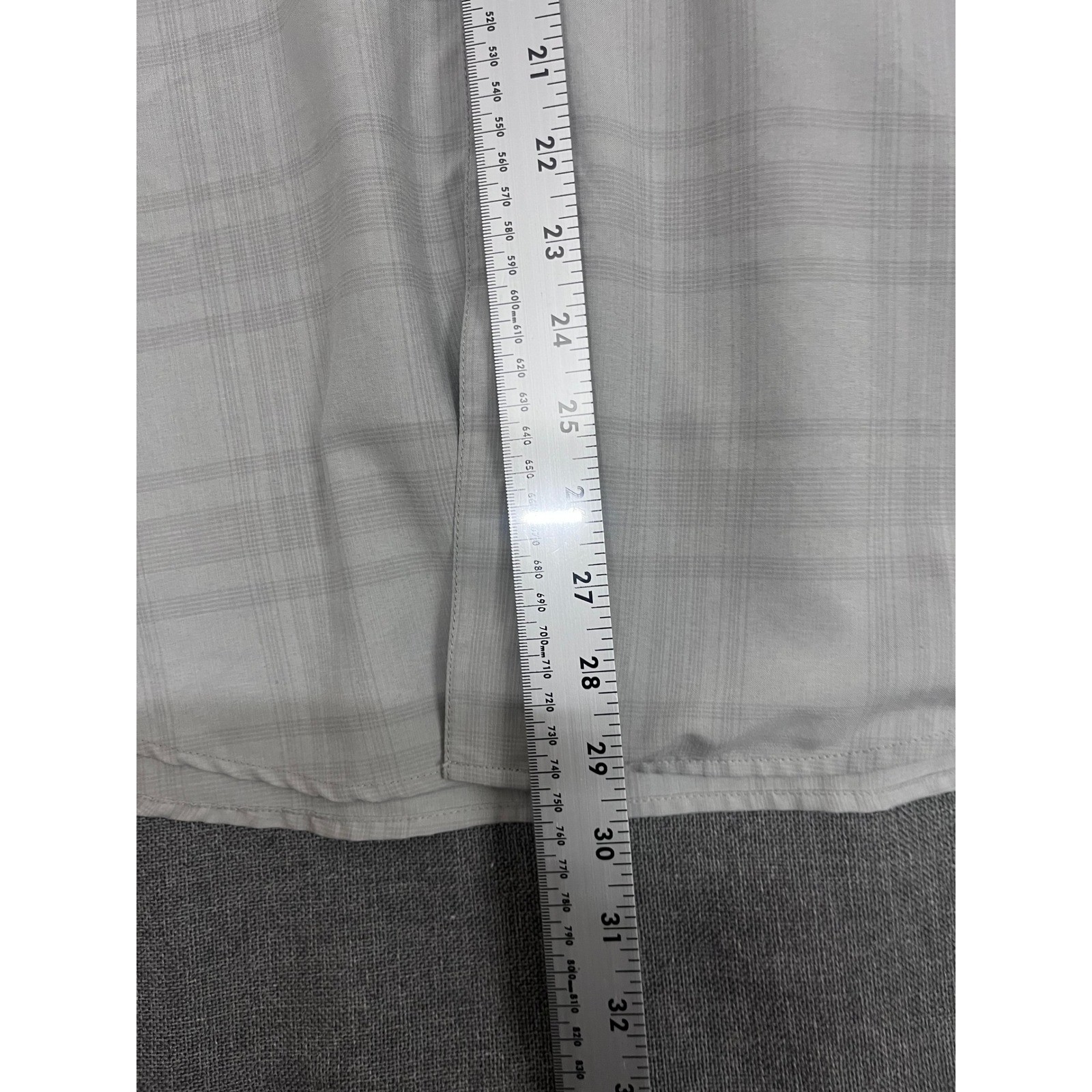 Orvis Mens XL Gray Plaid Short Sleeve Button Down Shirt Dual Pocket Classic Col.