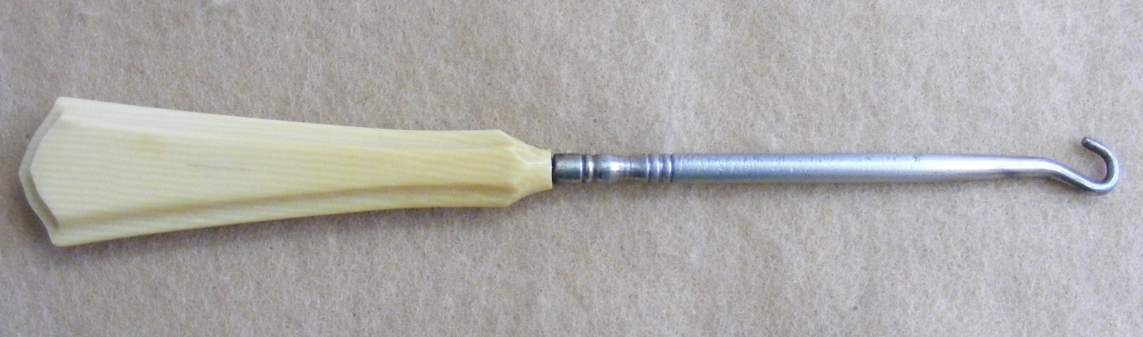 VINTAGE SHOE BUTTON HOOK IVORY HANDLE 7 1/2” LONG